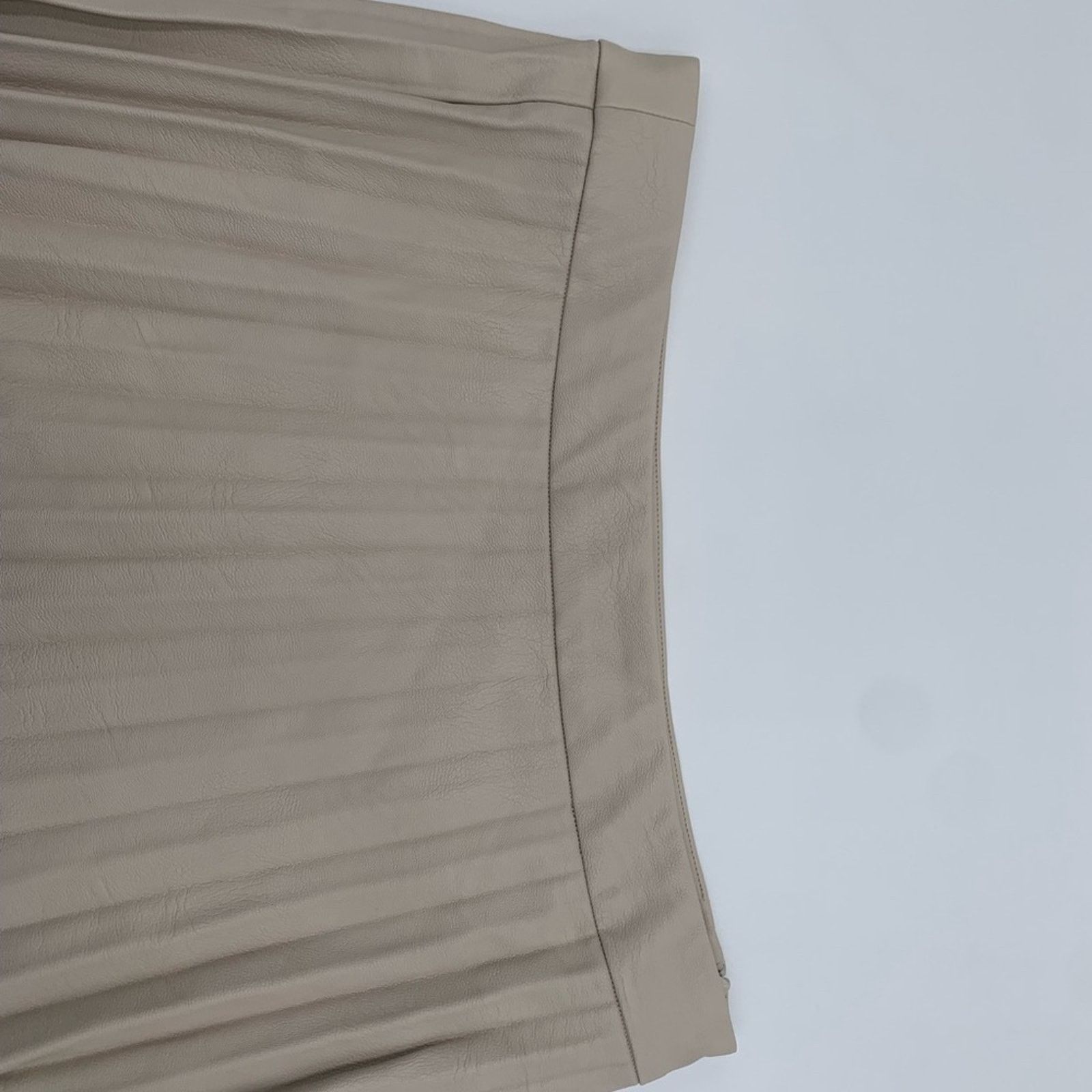 BB Dakota BB DAKOTA BY STEVE MADDEN FAUX LEATHER PLEATED A-LINE SKIRT Size 28" / US 6 / IT 42 - 7 Thumbnail