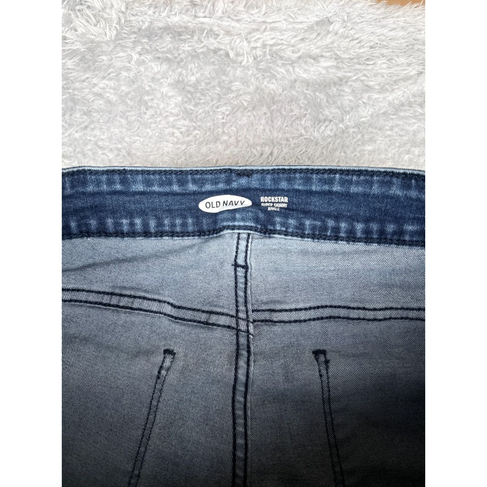 Old Navy Old Navy Rockstar Super Skinny Jeans Womens 12 Blue Denim Mid Rise 30x24 Distressed Retro Size 34" / US 12 / IT 48 - 6 Thumbnail
