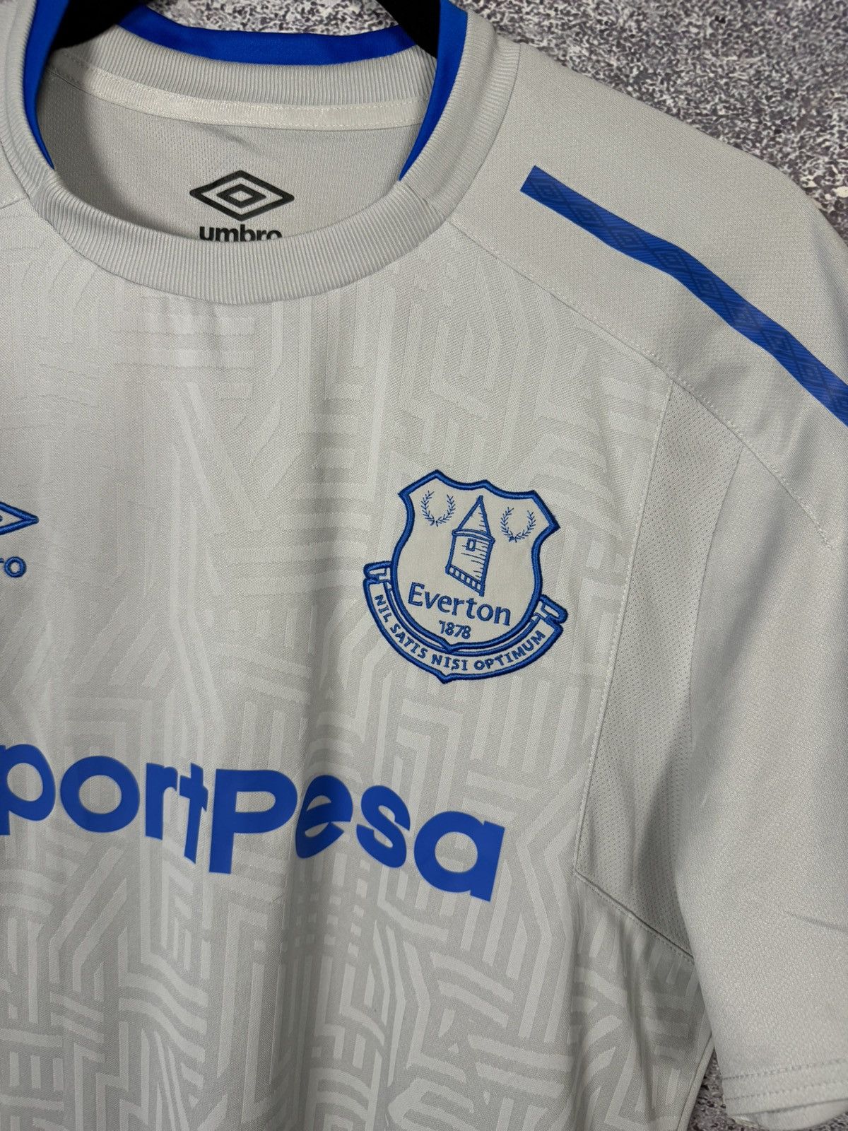 Umbro Vintage Everton 2017/18 Away Umbro Soccer Jersey Size US L / EU 52-54 / 3 - 6 Thumbnail