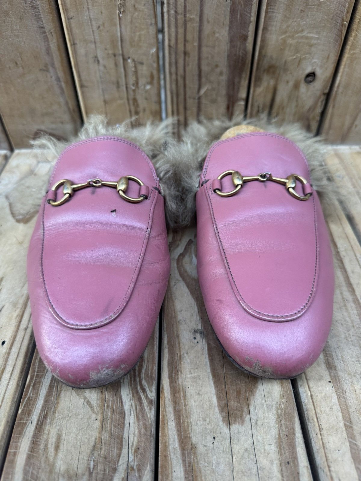 Gucci Gucci shearling Fur pink women’s Mules sz EUR 36.5 US 6.5 Size US 6.5 / IT 36.5 - 6 Thumbnail