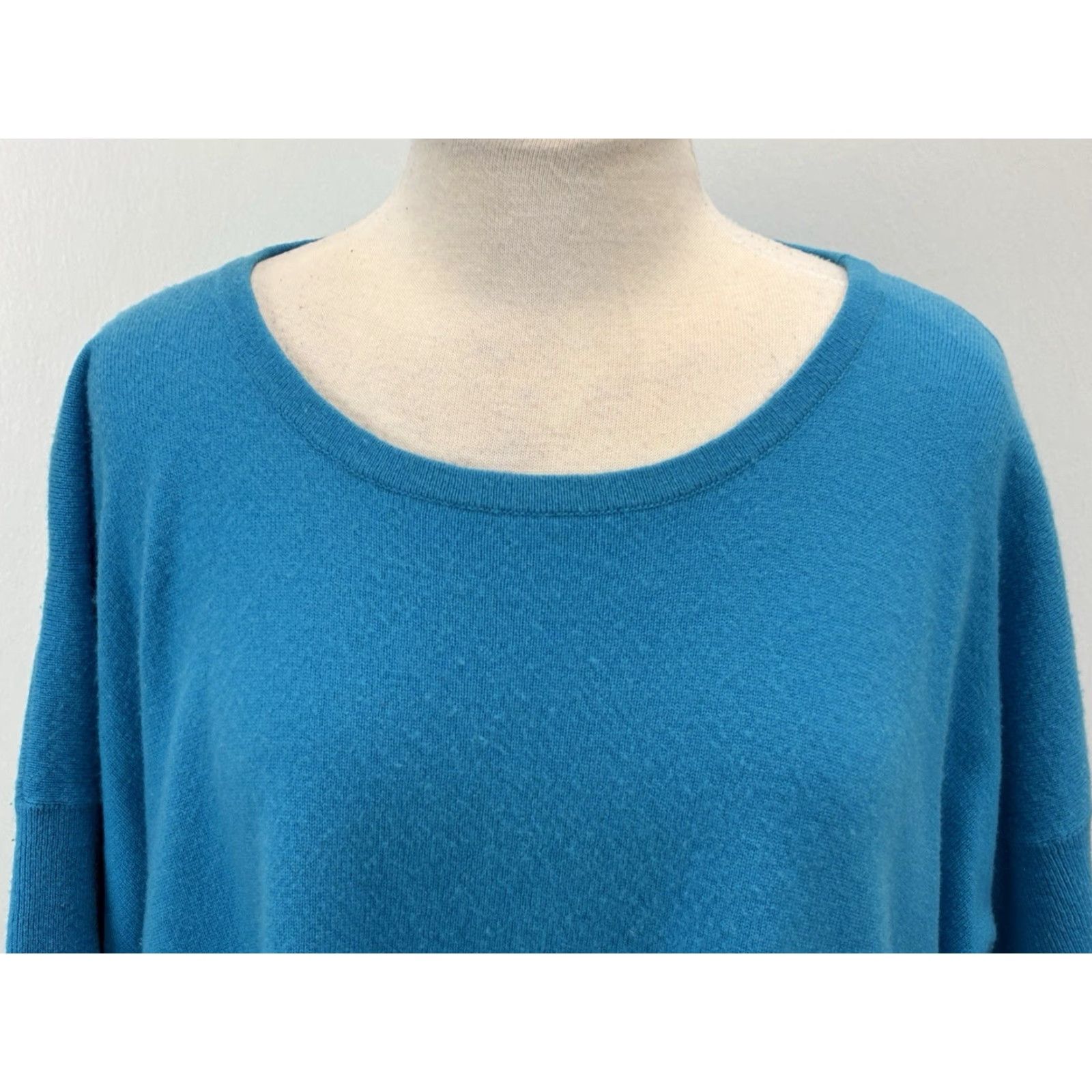 Neiman Marcus Neiman Marcus 100% Cashmere Sweater Womens M Aqua Blue Relaxed Fit Quiet Luxury Pullover Dolman Sleeve Short Sleeve Boxy Classic Size M / US 6-8 / IT 42-44 - 5 Thumbnail