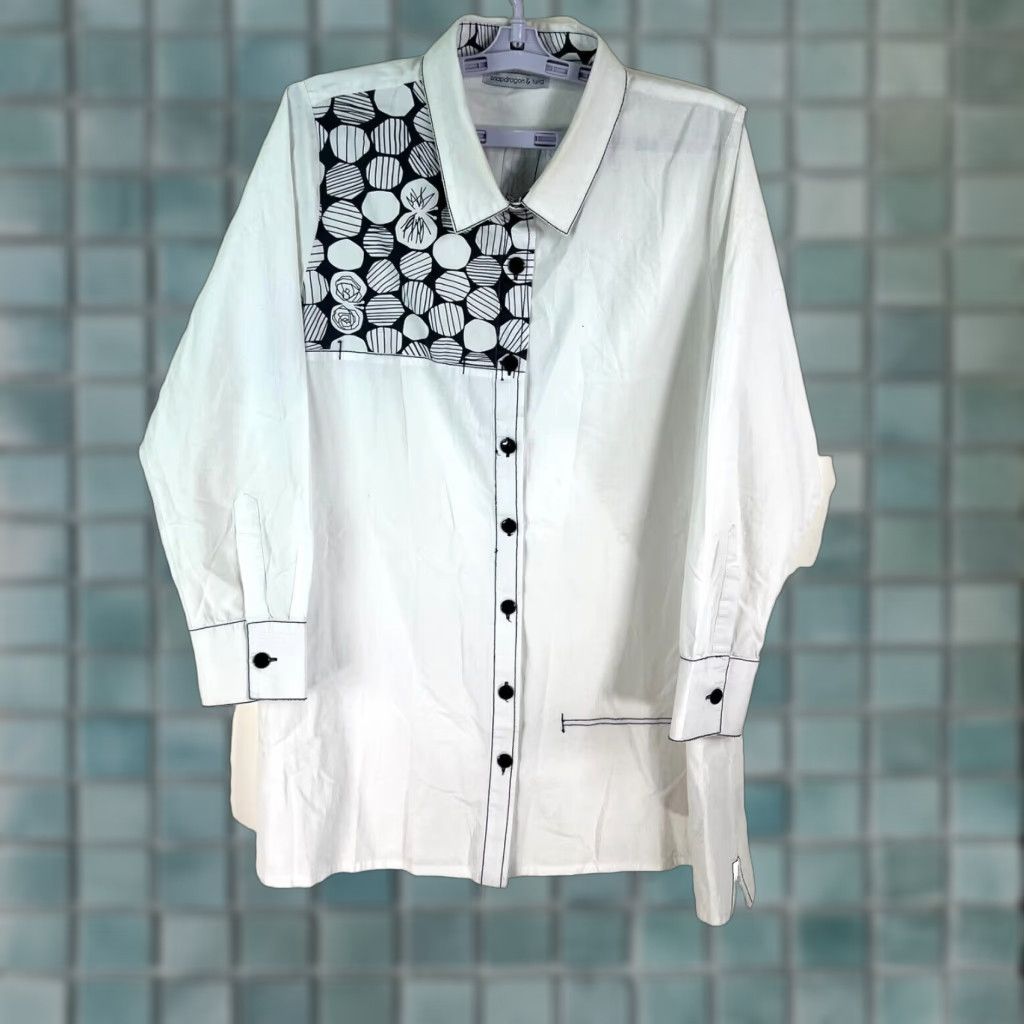 Vintage VINTAGE? No — Snapdragon & Twig Art Deco Button-Up Long Shirt Women M White Black Geometric Tunic Shirt Size M / US 6-8 / IT 42-44 - 1 Thumbnail