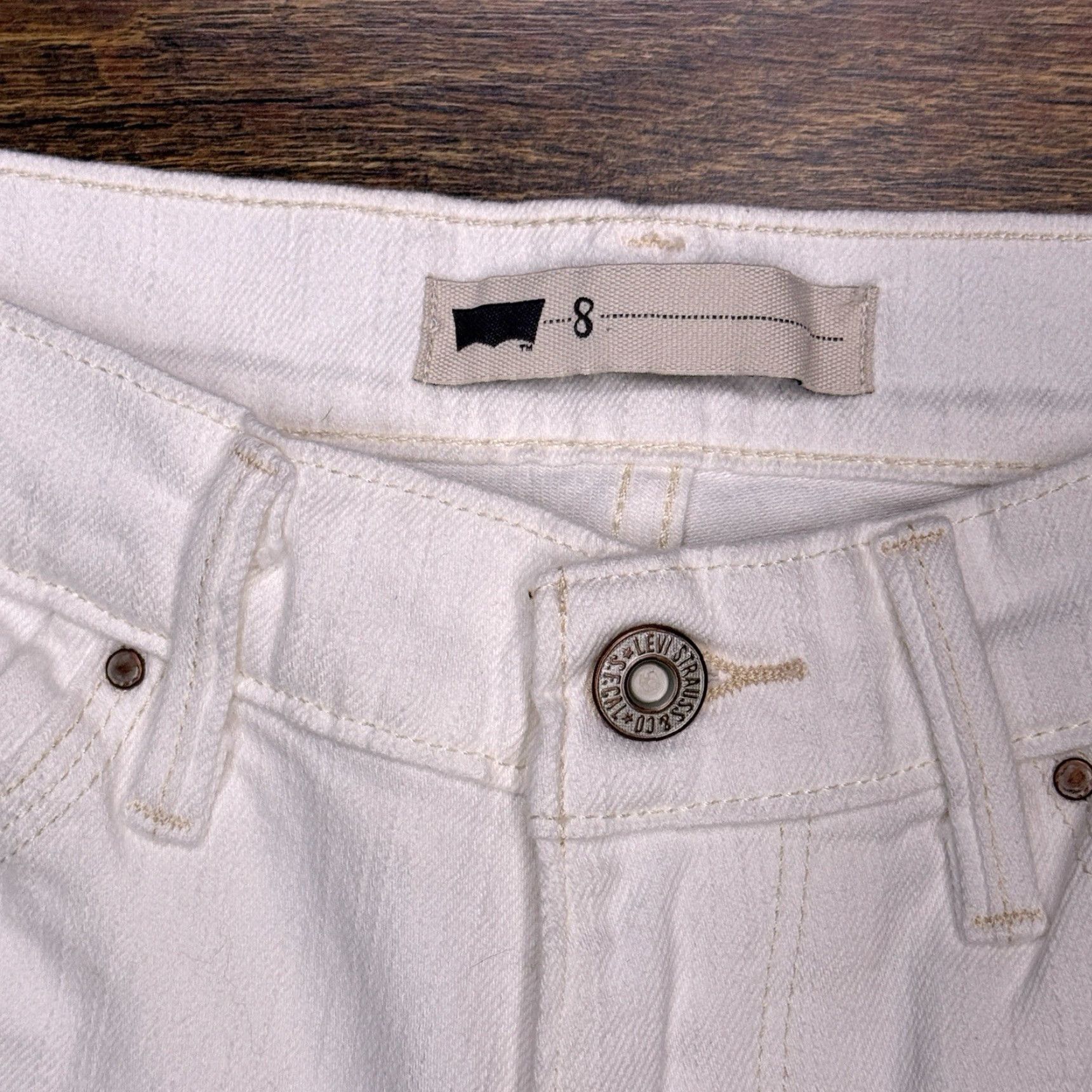 Levi's Levi's Jeans Capri Adult 8 White Mid Rise Stretch 5-Pocket Denim Logo Womens Size ONE SIZE - 2 Thumbnail
