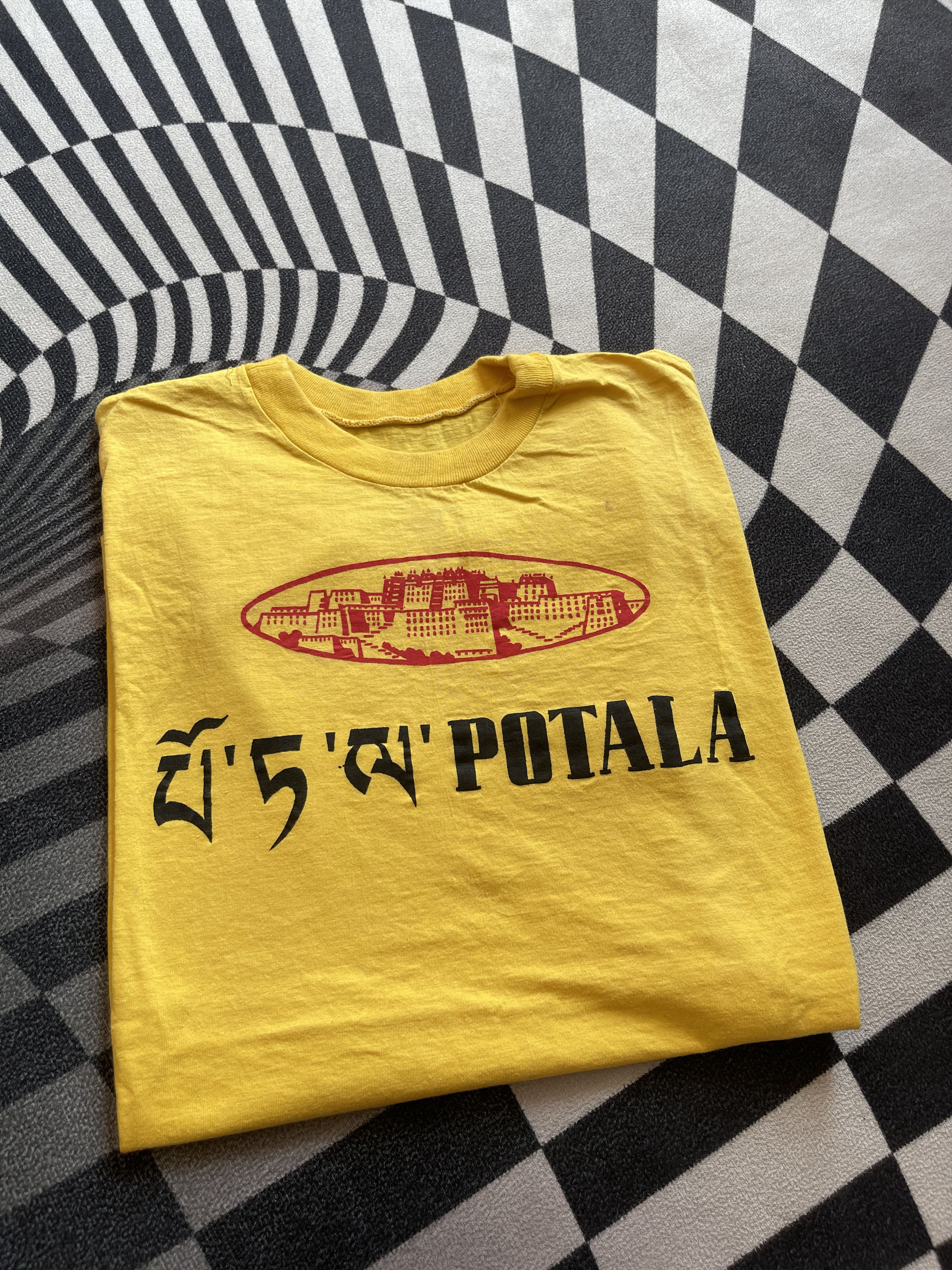 Vintage Lhasa Tibet Potala Palace Travel Souvenir Tee Yellow Vintage Size US M / EU 48-50 / 2 - 1 Thumbnail