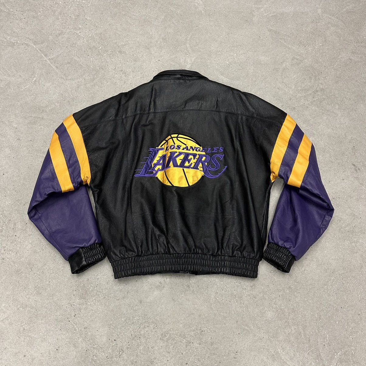 NBA × Pro Player × Vintage Vintage 90s Los Angeles Lakers Leather Jacket Size US XL / EU 56 / 4 - 2 Thumbnail