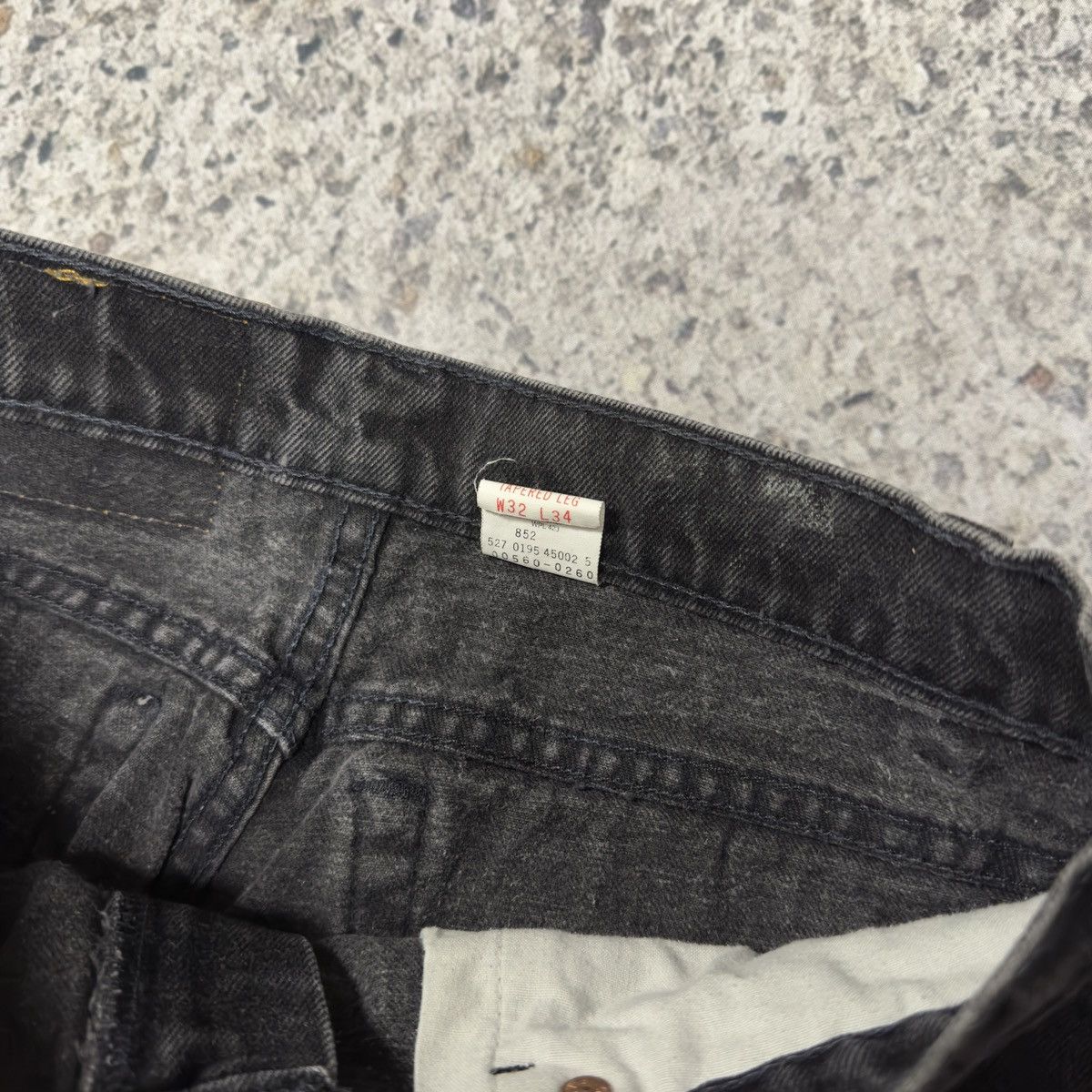 Levi's Vintage 90s Levi’s 560 Faded Black Jeans ERD Grunge Chrome Size US 31 - 6 Thumbnail