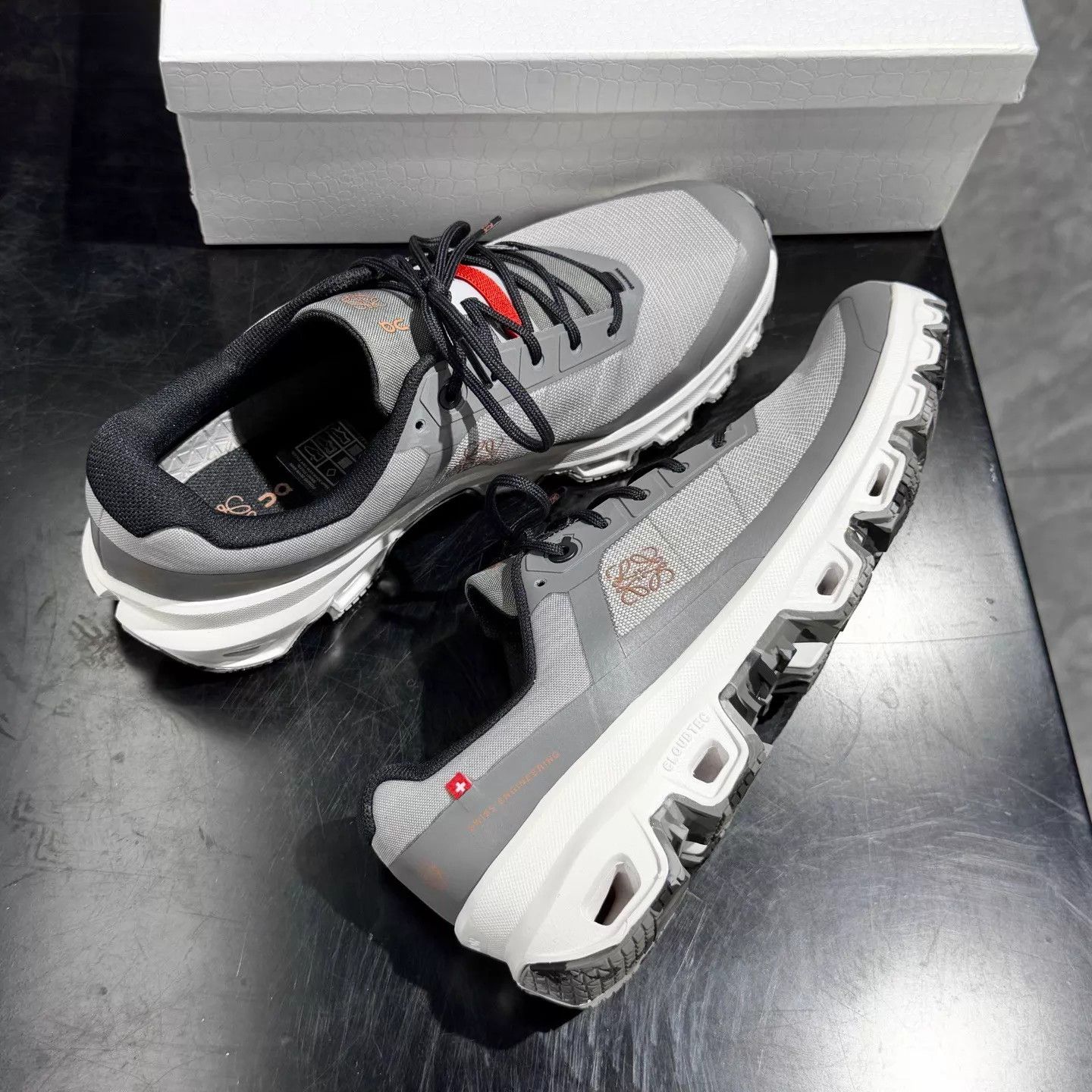 Loewe LOEWE x On Running Sneakers Gray 99 New Size 41 Size US 8 / EU 41 - 4 Thumbnail