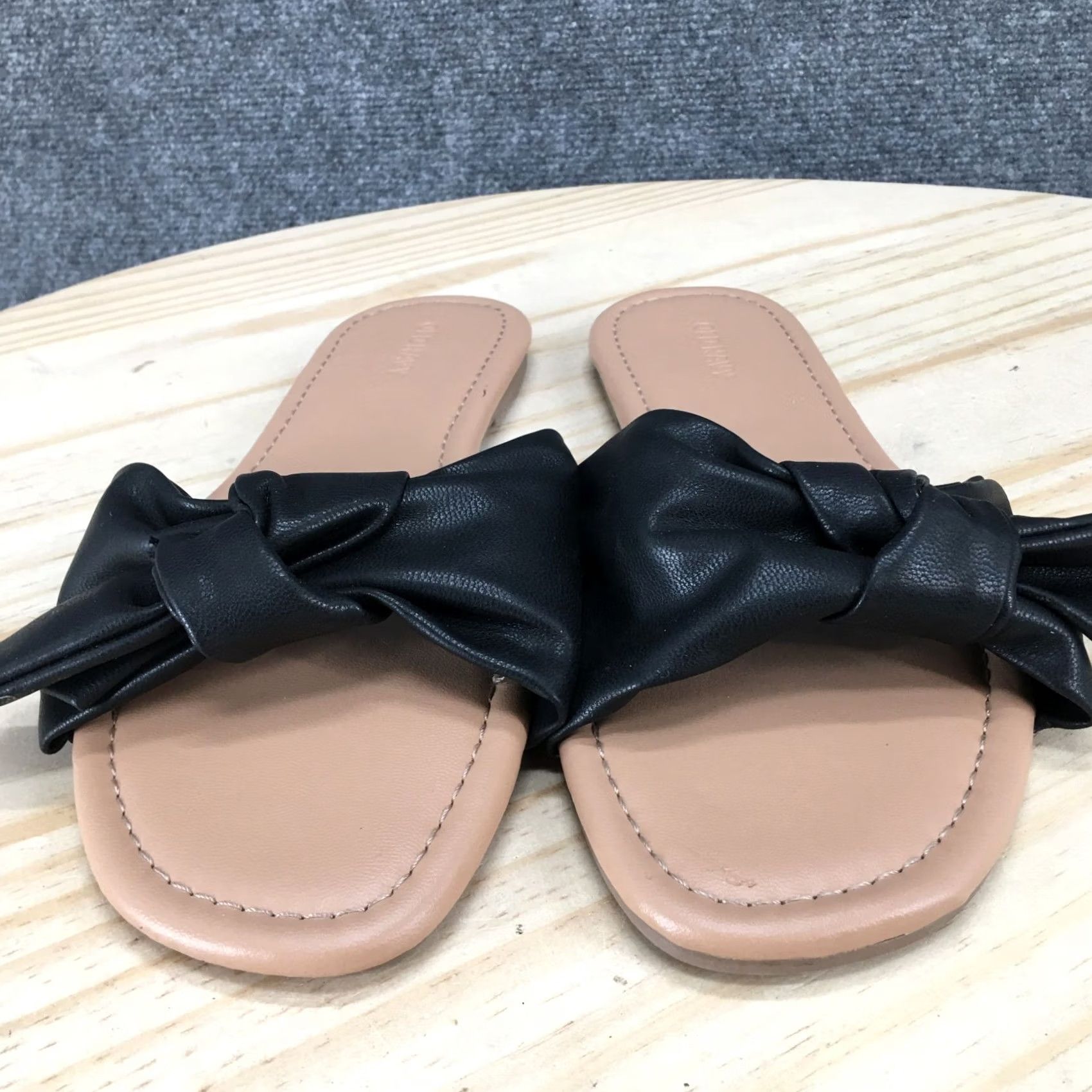 Old Navy Old Navy Sandals Womens 8.5 Knotted Strap Slide Slip On Flats Black Faux Leather Size US 9 / IT 39 - 7 Thumbnail