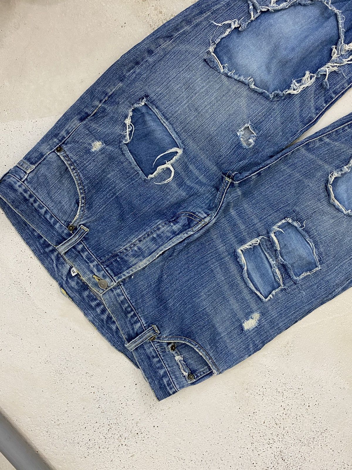 If Six Was Nine Universal Jean Ripped Distressed Art Patch Straight Cut Size US 34 / EU 50 - 4 Thumbnail