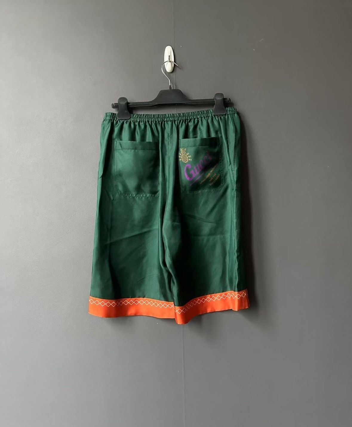 Gucci Gucci Logo letter print green silk straight shorts 2502-Nex Size US 30 / EU 46 - 2 Thumbnail