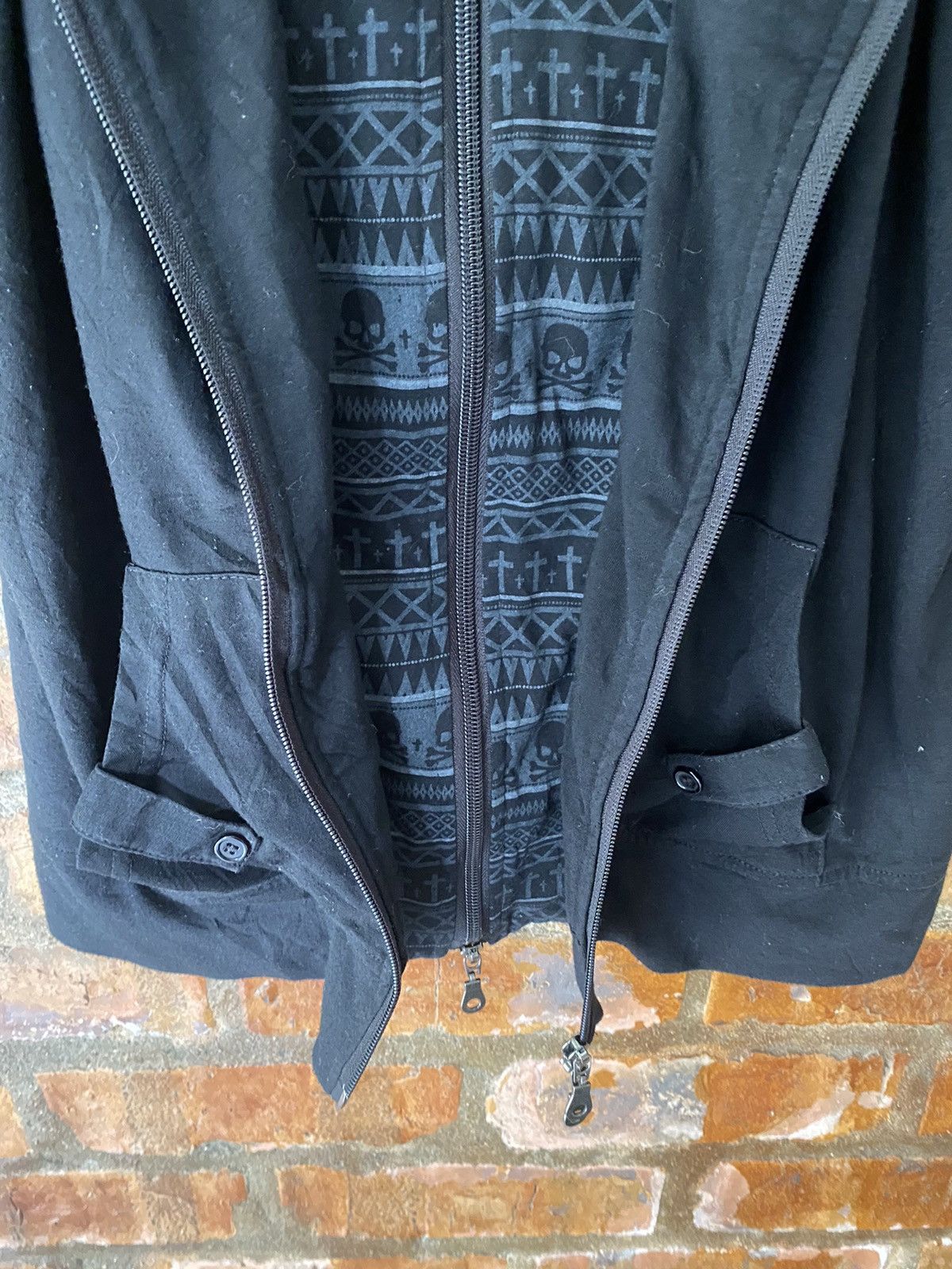 In The Attic Vtg skull and cross double layer hoodie Size US M / EU 48-50 / 2 - 6 Thumbnail