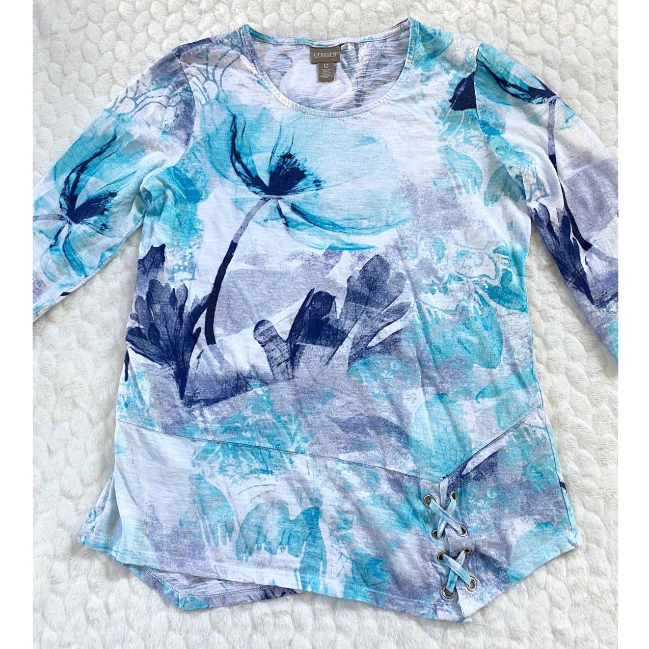 Chicos Chico’s Pressed Flower Asymmetrical Grommet Tunic Top Size XS / US 0-2 / IT 36-38 - 6 Thumbnail