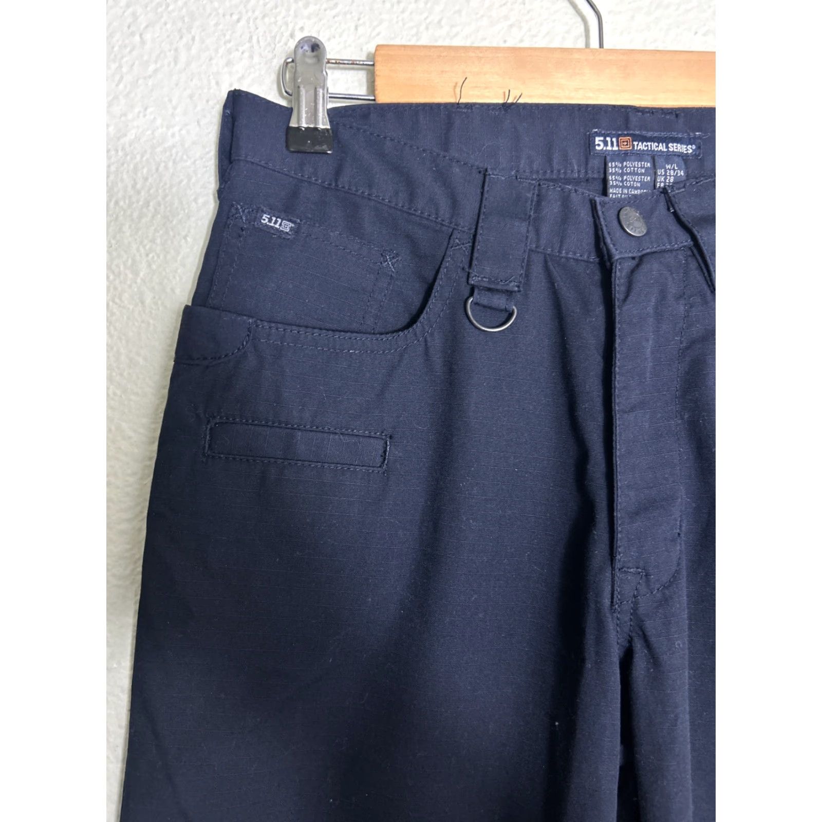 Vintage **5.11 Tactical Navy Cargo Pants Mens Regular Fit 30x34** User: New title: **5.11 Tactical Mens Navy Cargo Pants Regular Fit 30x34** Size US 30 / EU 46 - 4 Thumbnail