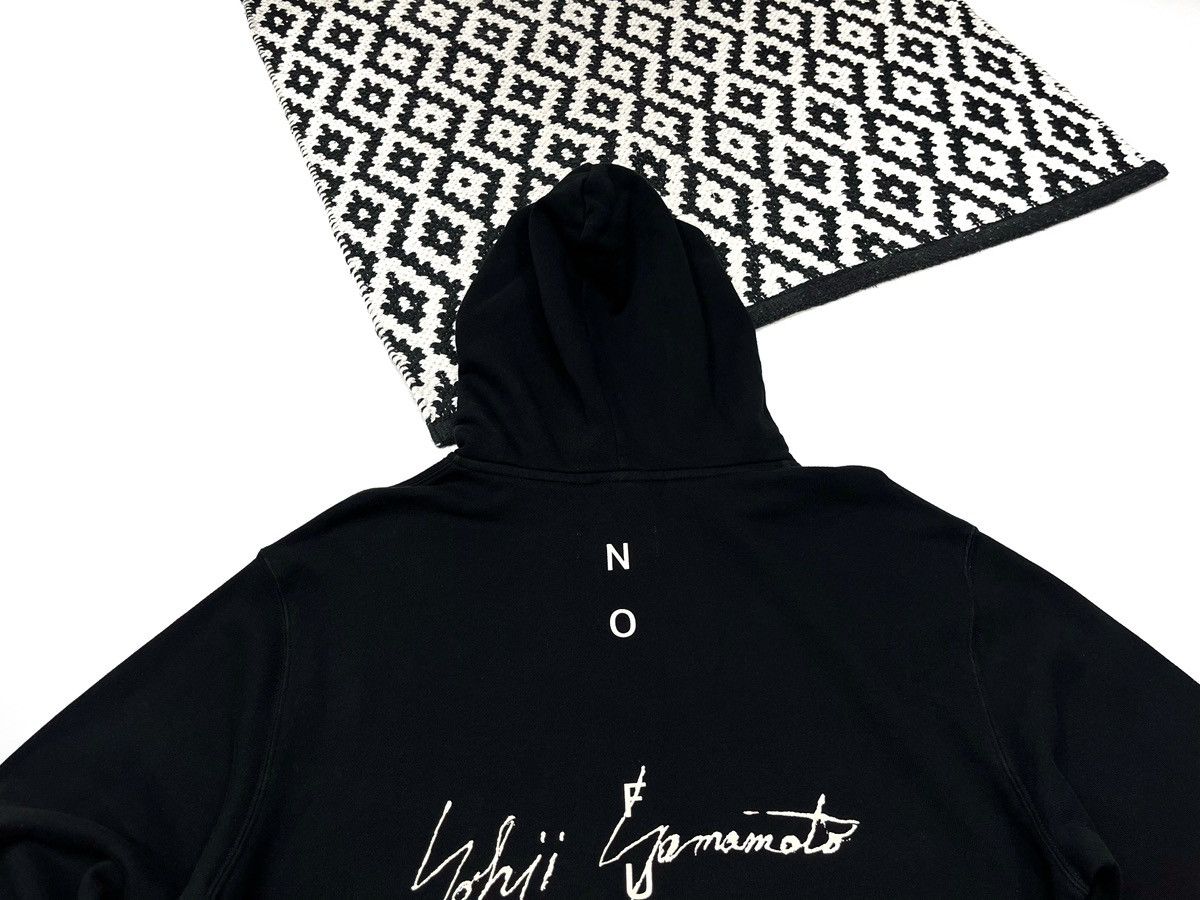 New Era × Yohji Yamamoto Yohji Yamamoto Pour Homme × NEW ERA NO FUTURE Logo Hoodie Size US L / EU 52-54 / 3 - 2 Thumbnail
