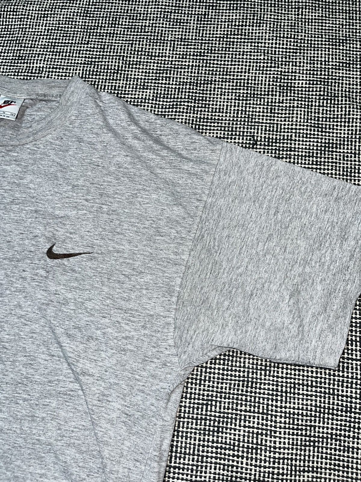 Nike × Vintage 90s Nike oversized brown swoosh gray t-shirt baggy fit Size US XL / EU 56 / 4 - 5 Thumbnail