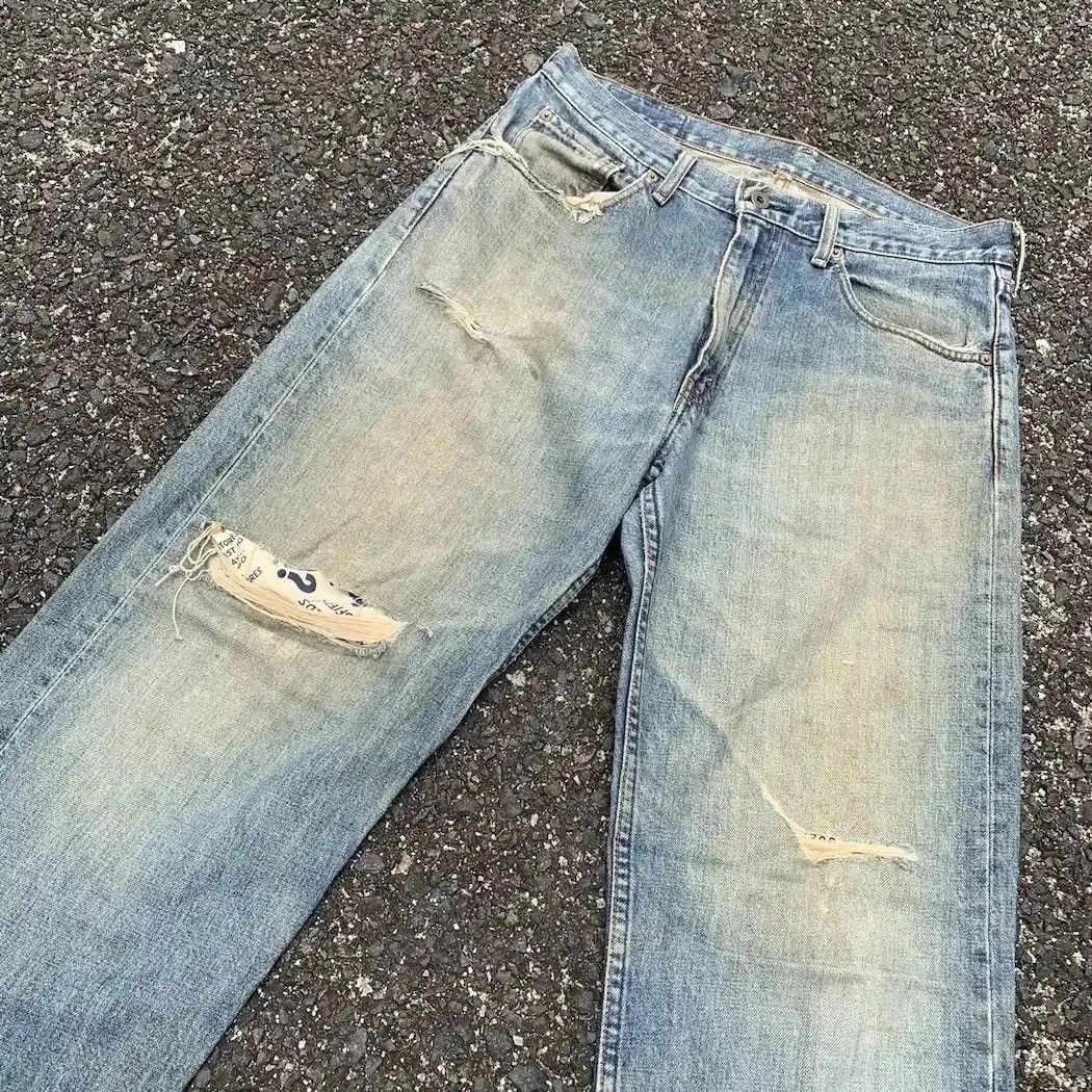 Levi's 1990’s Vtg Levi’s Jeans 32x32 SunFaded DistressedDenim Pants Size US 32 / EU 48 - 8 Thumbnail