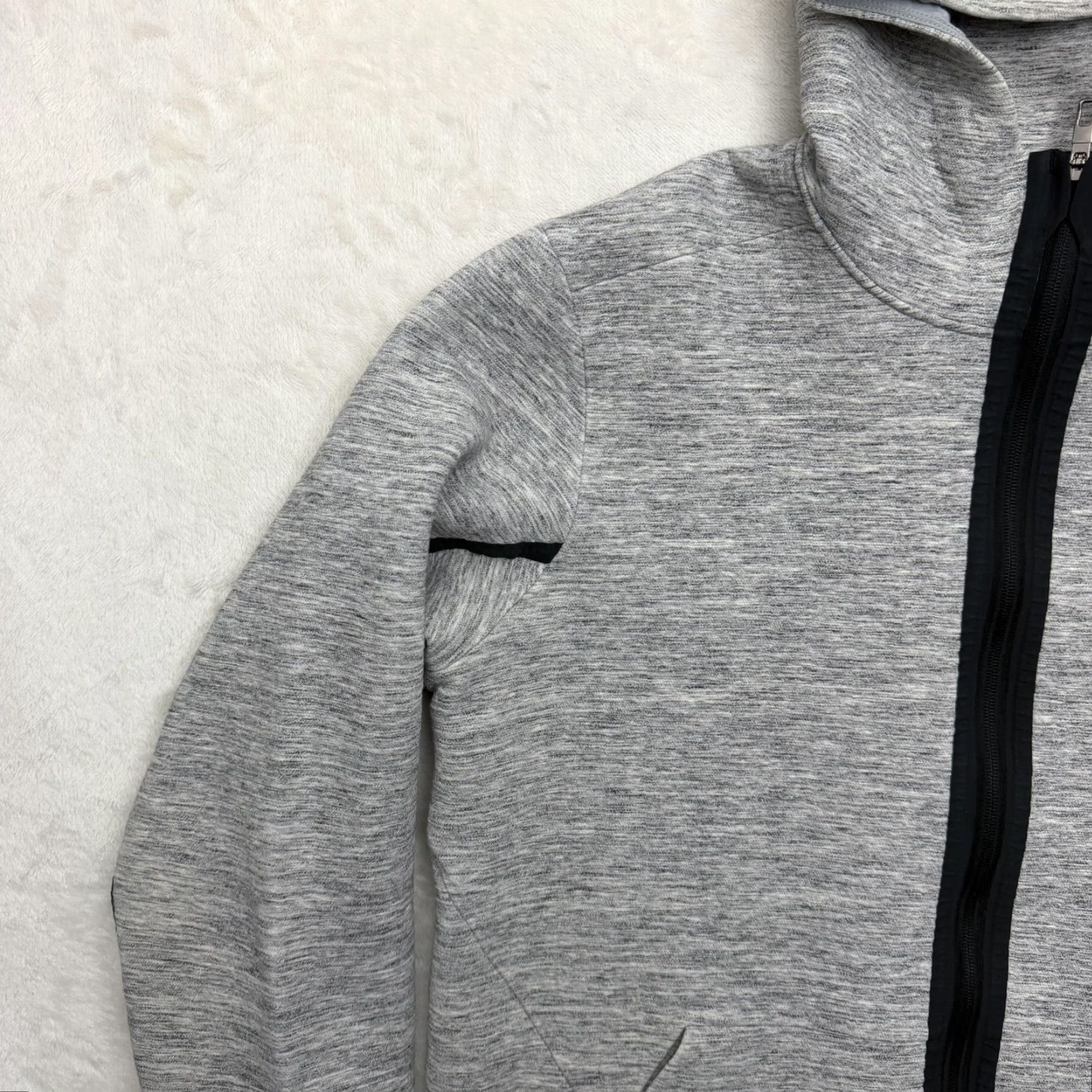 Lululemon Lululemon Jacket Hoodie Tech Mens XL Gray Full Zip Up Athleisure Performance Jacket Hoodie Mens XL Gray Full Zip Up Size US L / EU 52-54 / 3 - 5 Thumbnail