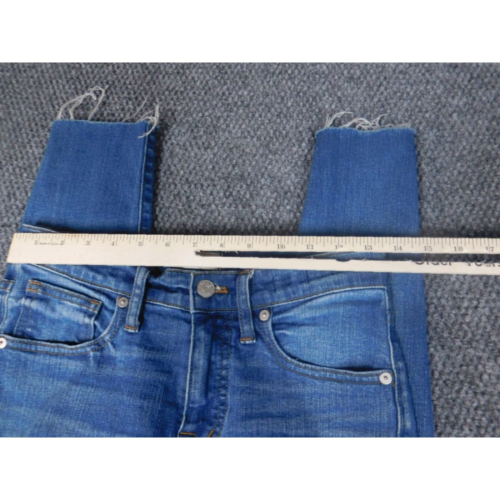 Madewell Madewell Jeans Womens 26 Slim Skinny Denim Blue Distressed Zip Inseam 26 Modern Designer Pockets Jeans Womens Menus? Size 26" / US 2 / IT 38 - 4 Thumbnail