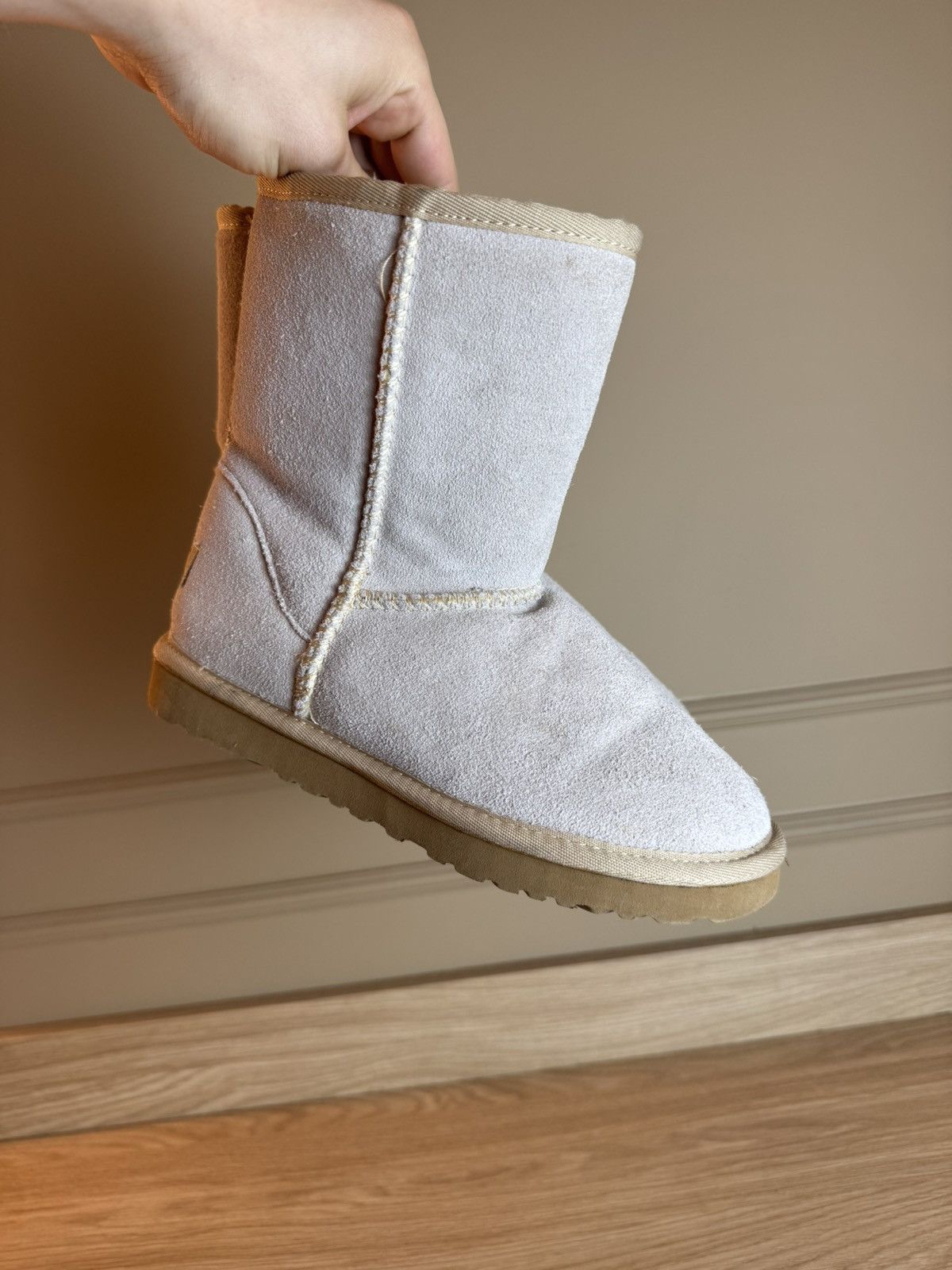 Ugg New UGG Womens Classic Short II Boots Womens Size 6 Size US 6 / IT 36 - 2 Thumbnail