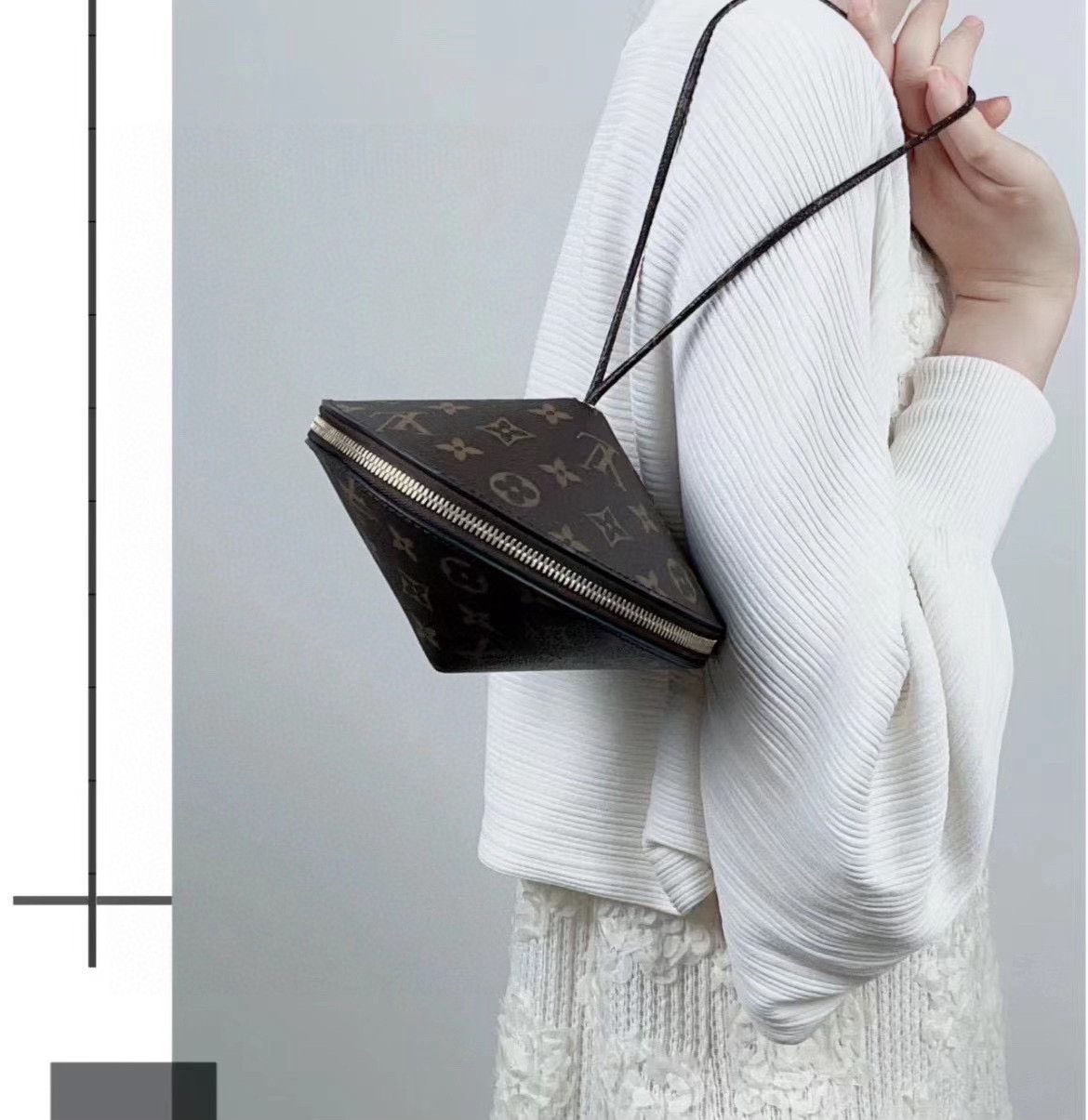 Louis Vuitton LV Monogram UFO Runway Bag Size ONE SIZE - 1 Thumbnail