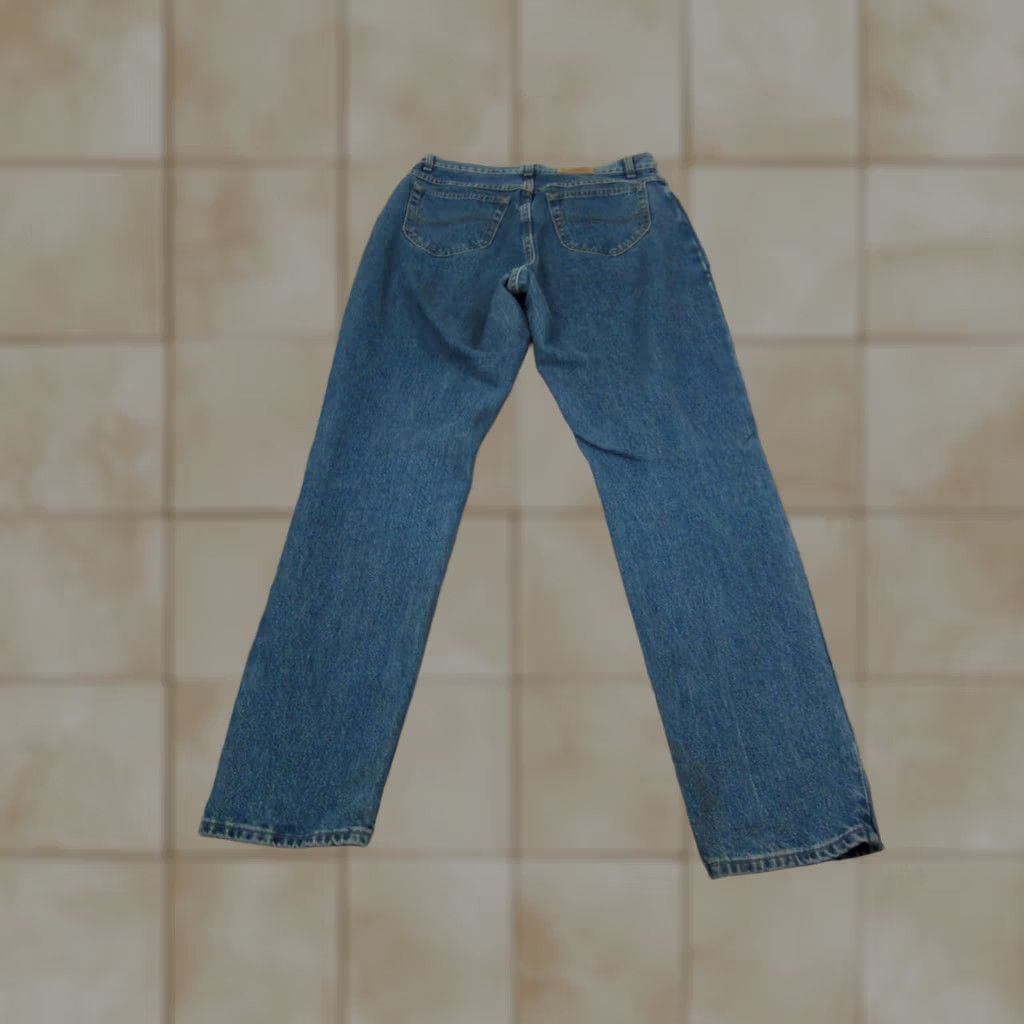 Lee Vintage Lee Jeans Womens 16 Blue 31 x 33 Lightwash Tapered Riders Made in USA Jeans Women 90s USA Men? (Error) Size 38" / US 16 / IT 52 - 1 Thumbnail