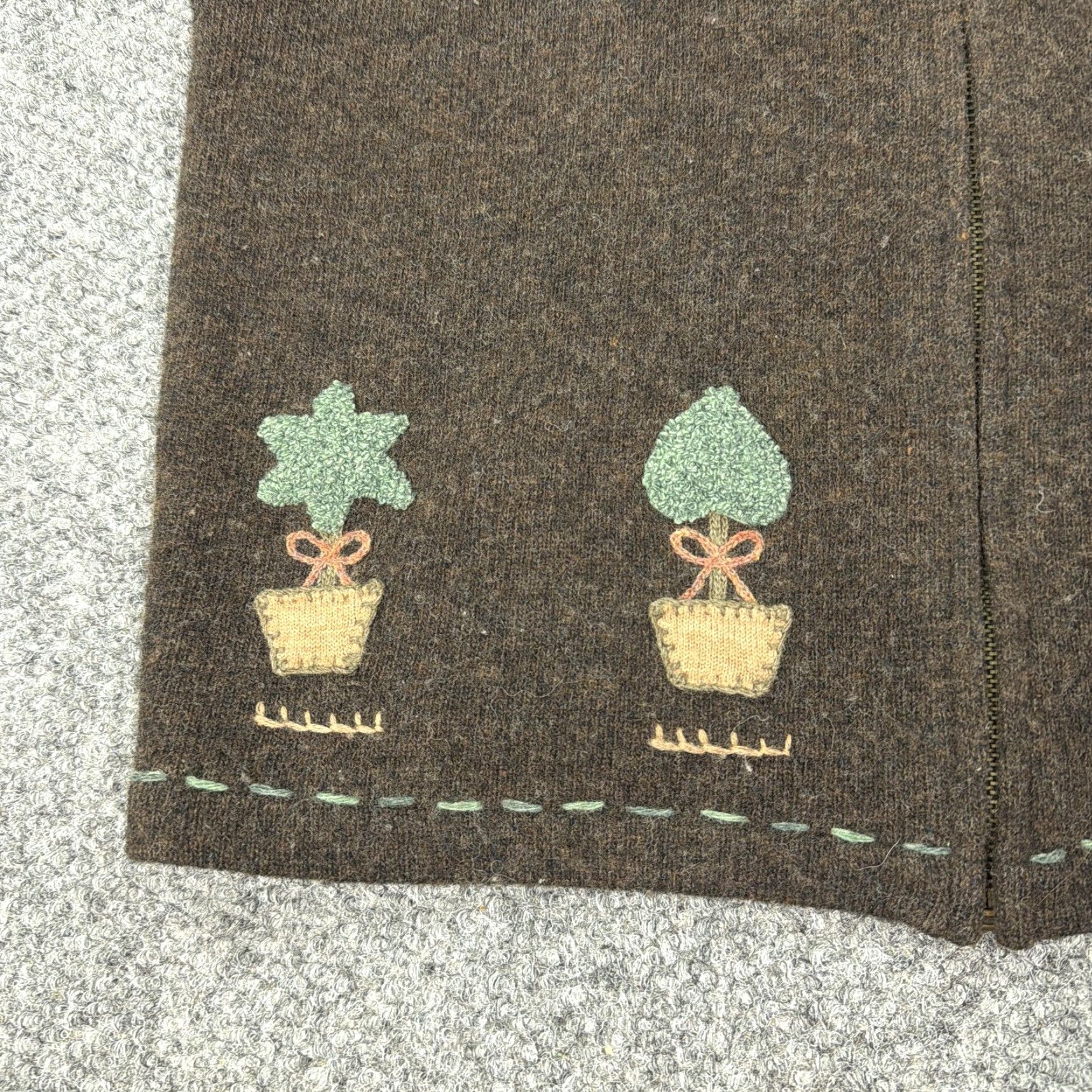 Vintage VINTAGE Woolrich Vest Womens M Brown Lambswool Full Zip Embroidered 90s Size M / US 6-8 / IT 42-44 - 3 Thumbnail