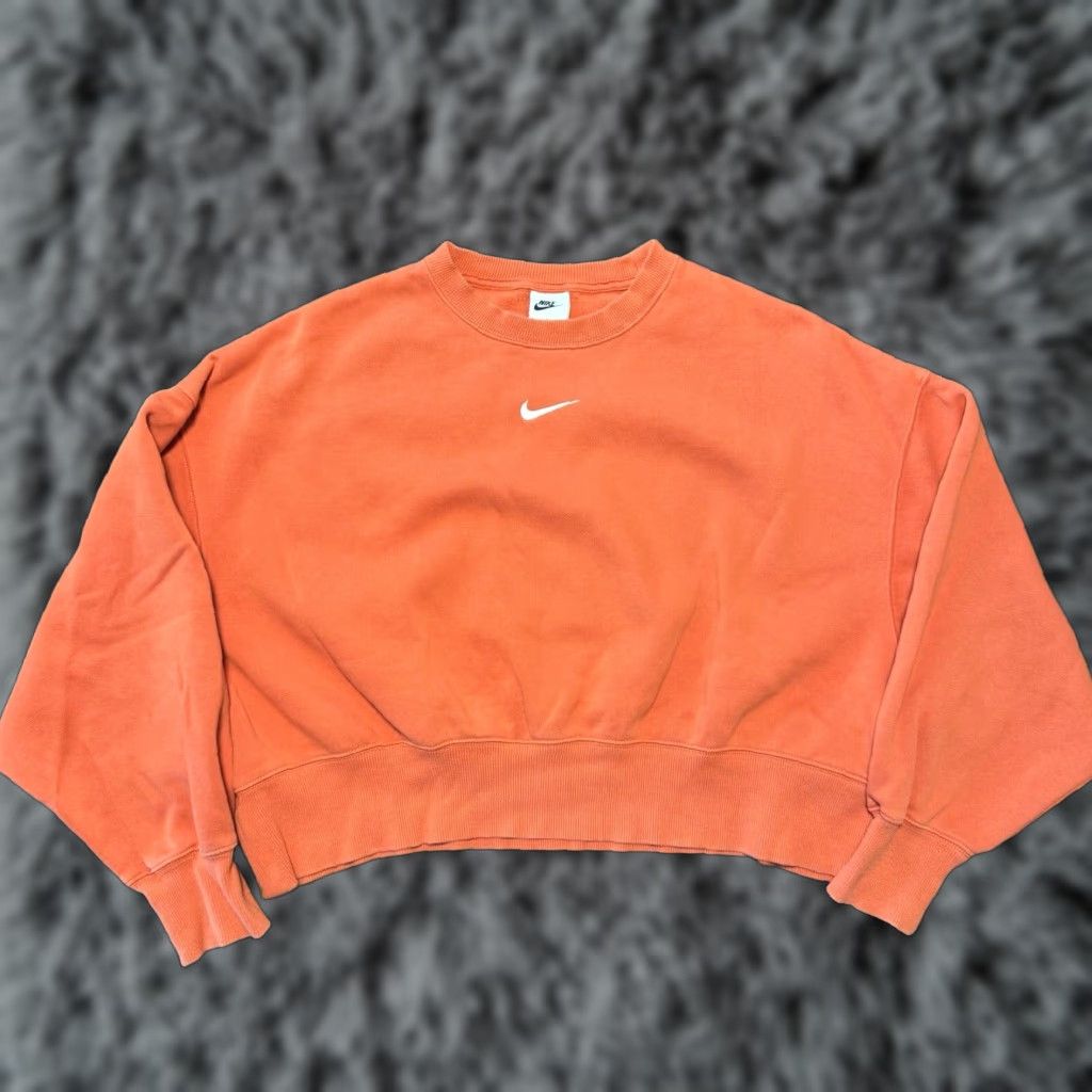 Nike VINTAGE Nike Y2K Crewneck Orange Crop Top Sweatshirt Center Swoosh Embroidered Small Size S / US 4 / IT 40 - 1 Thumbnail