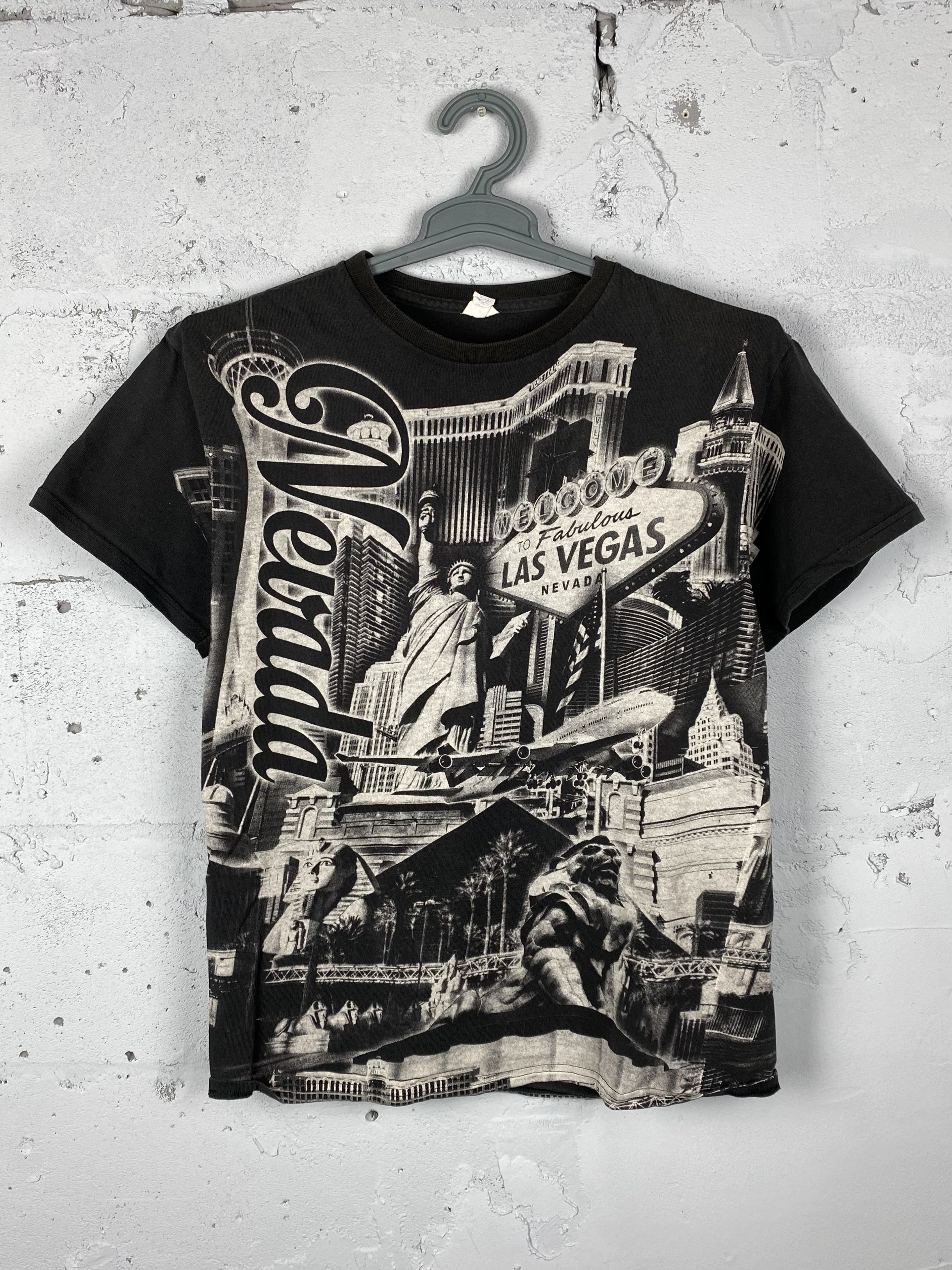 Vintage Las Vegas 98’ Vintage American T-shirt 90s AOP Size US M / EU 48-50 / 2 - 1 Thumbnail