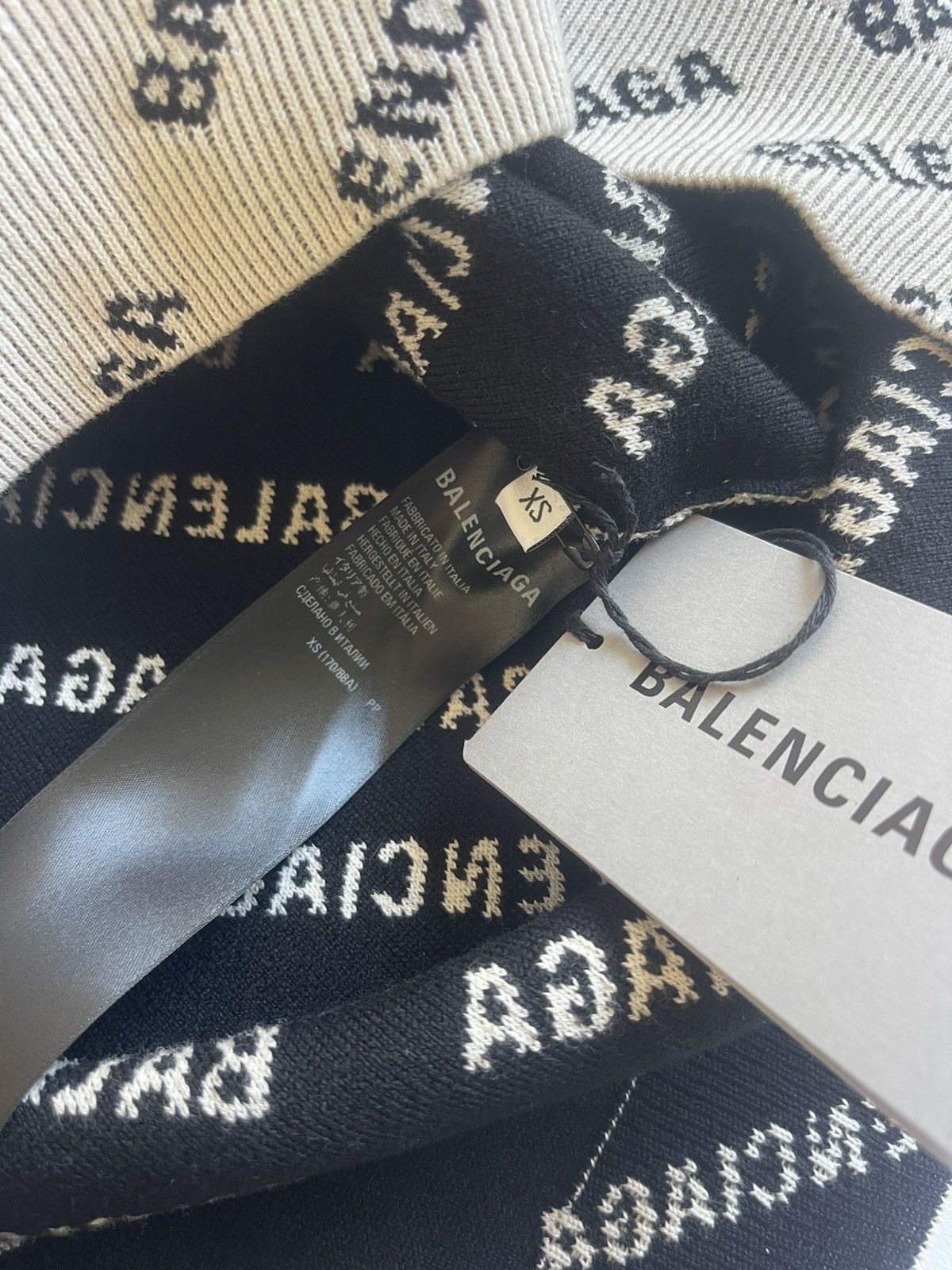 Balenciaga Balenciaga All-over sweater Size US XS / EU 42 / 0 - 4 Thumbnail