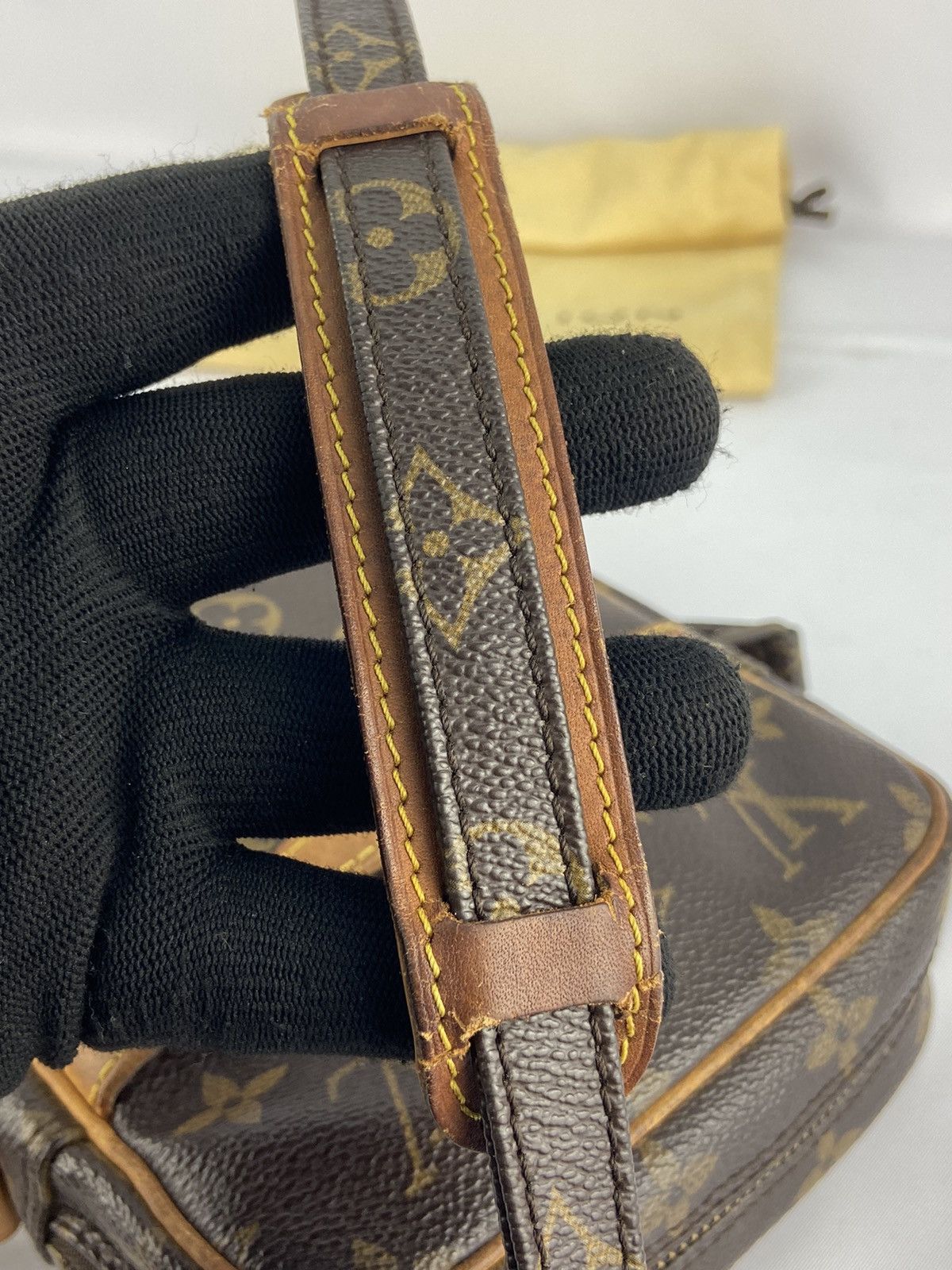 Louis Vuitton Aithentic Louis Vuitton monogram Danube crossbody Size ONE SIZE - 13 Thumbnail