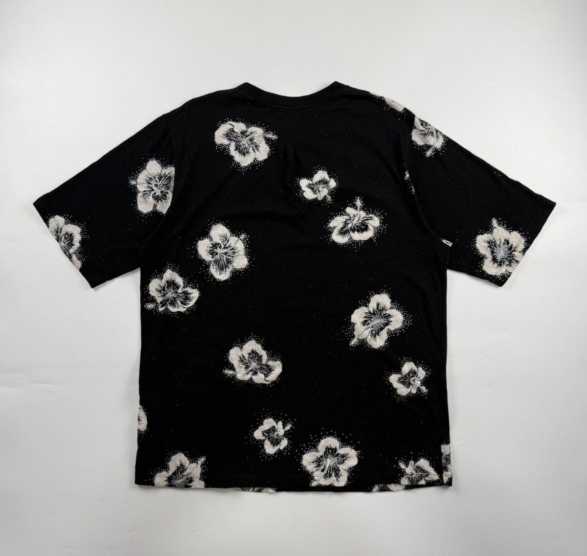 Saint Laurent Paris Saint Laurent Floral Tee Size US L / EU 52-54 / 3 - 2 Thumbnail
