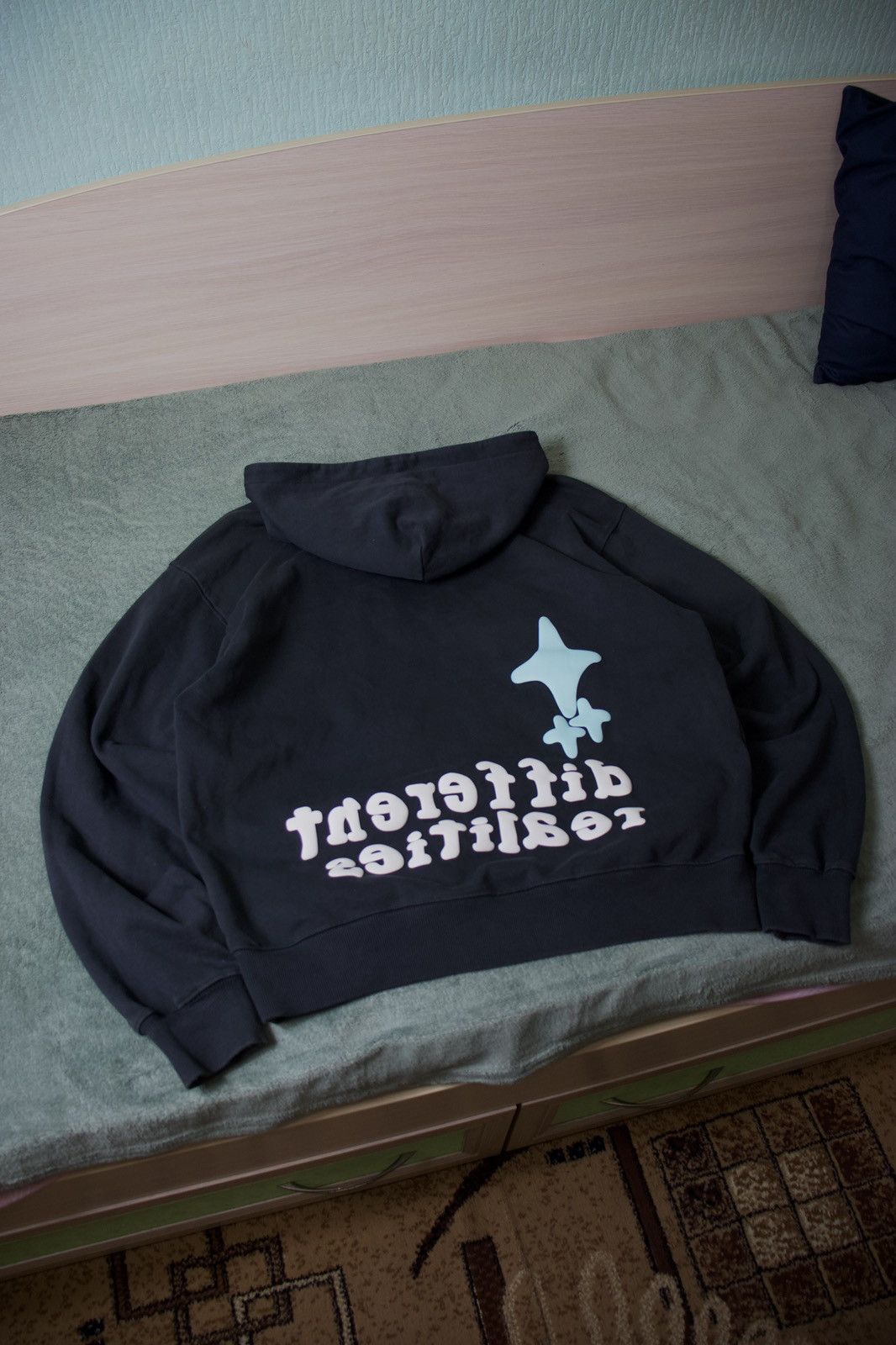 Broken Planet Broken Planet Different Worlds Hoodie Dark Blue Boxy Fit y2k Size US M / EU 48-50 / 2 - 11 Thumbnail