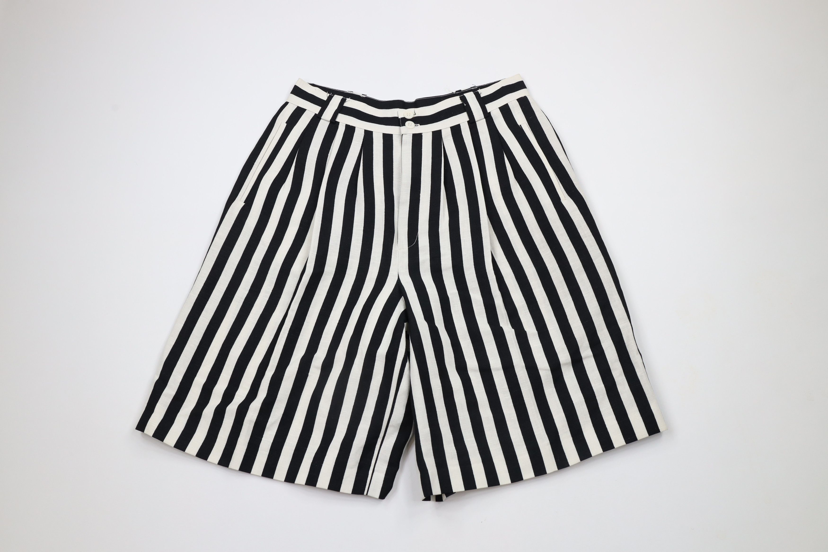 Vintage Vintage 90s Streetwear Blend Pleated Chino Shorts Striped Size 34" / US 12 / IT 48 - 1 Thumbnail