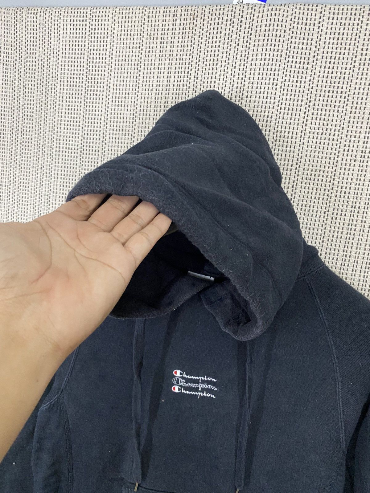 Champion × Japanese Brand × Vintage Vintage champion reverse center logo hoodie pullover size m Size US M / EU 48-50 / 2 - 8 Thumbnail