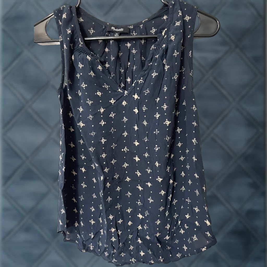 Madewell Madewell Memory Tank All Over Print Navy Blouse XS Geometric Chambray 100% Viscose Short Sleeve Round Neck Casual Women Blouse G1562 Size XS / US 0-2 / IT 36-38 - 1 Thumbnail