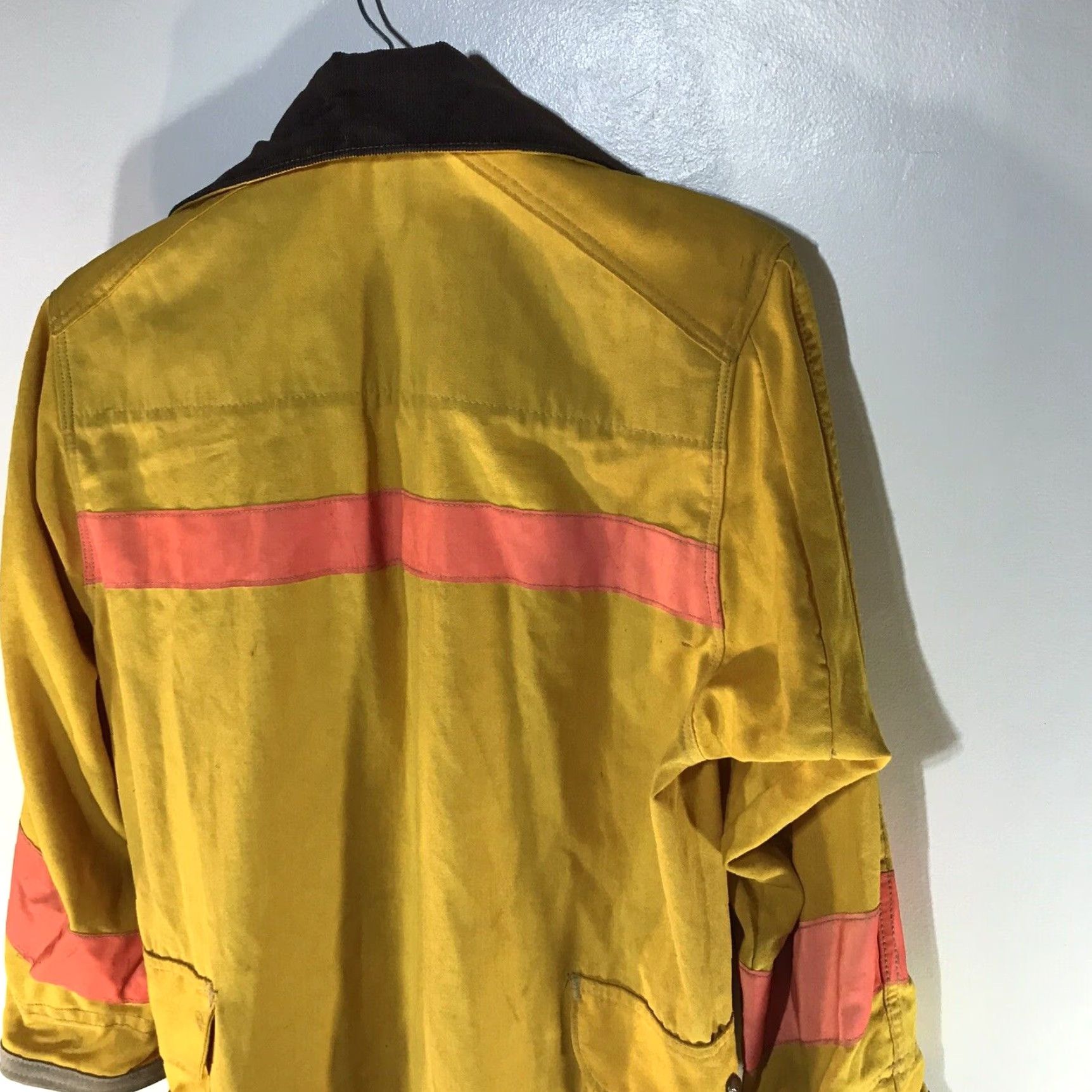 Body Glove VINTAGE Body Glove Fireman’s Jacket Mens Size L Yellow Workwear USA Size US L / EU 52-54 / 3 - 5 Thumbnail