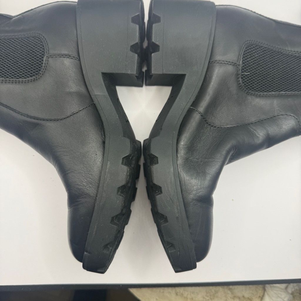 Born Women's Born Black Leather Chelsea Boots Size 7M Size US 7 / IT 37 - 8 Thumbnail