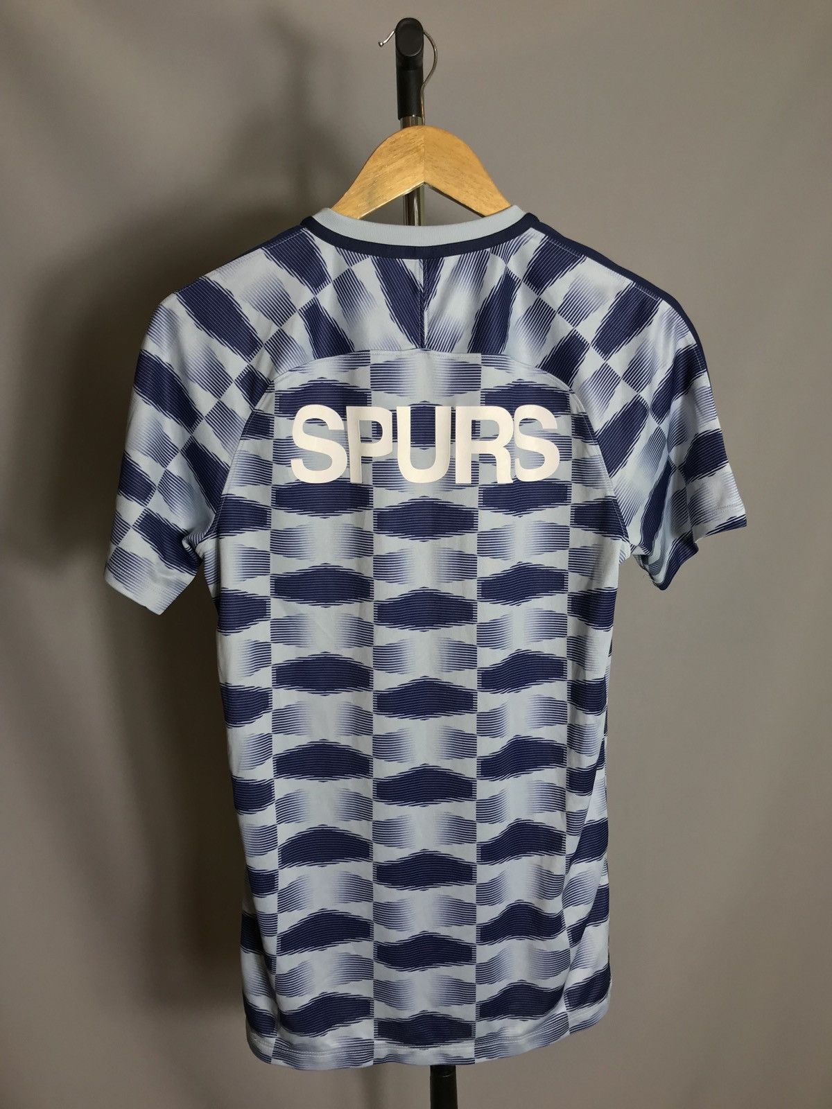 Nike × Sports Specialties 2017-2018 TOTTENHAM Pre-Match Football Shirt Squad GX Top Size US S / EU 44-46 / 1 - 7 Thumbnail