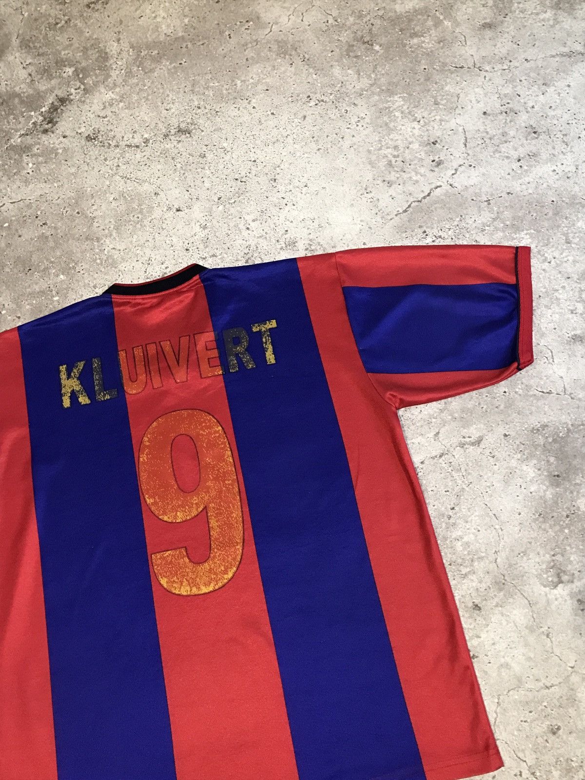 Vintage VINTAGE 90S T-SHIRT BARCELONA CENTRER LOGO “KLUIVERT” Size US L / EU 52-54 / 3 - 5 Thumbnail