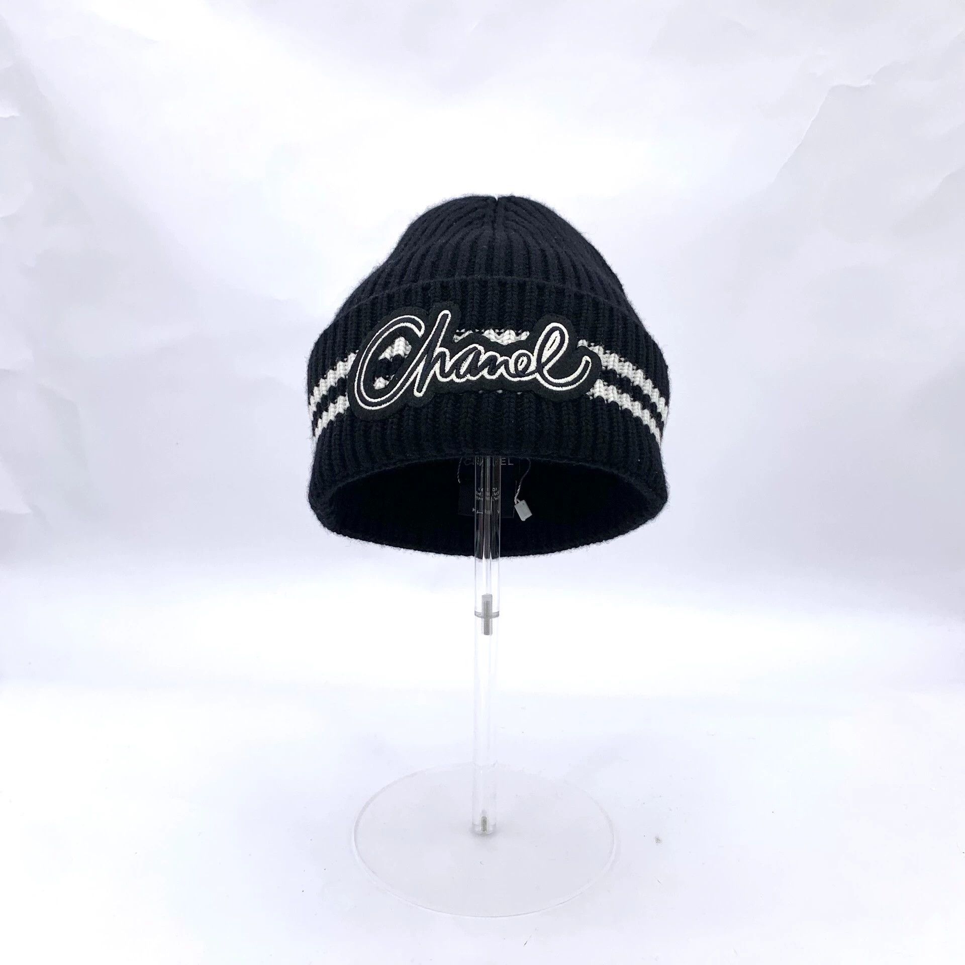 CHANEL Black Cashmere Knit Beanie Cashmere beanie Chanel Black size 57 cm in Cashmere - 39621058 main image 2
