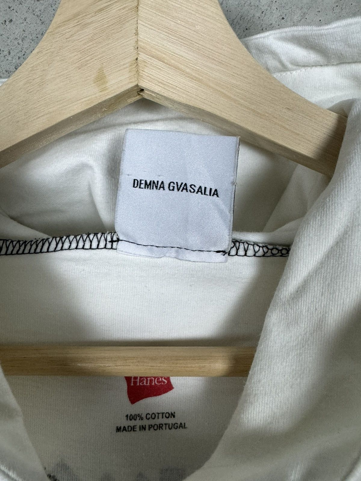Vetements Rare Vetements SS17 Staff Hoodie White - Medium (oversized) Size US M / EU 48-50 / 2 - 5 Thumbnail