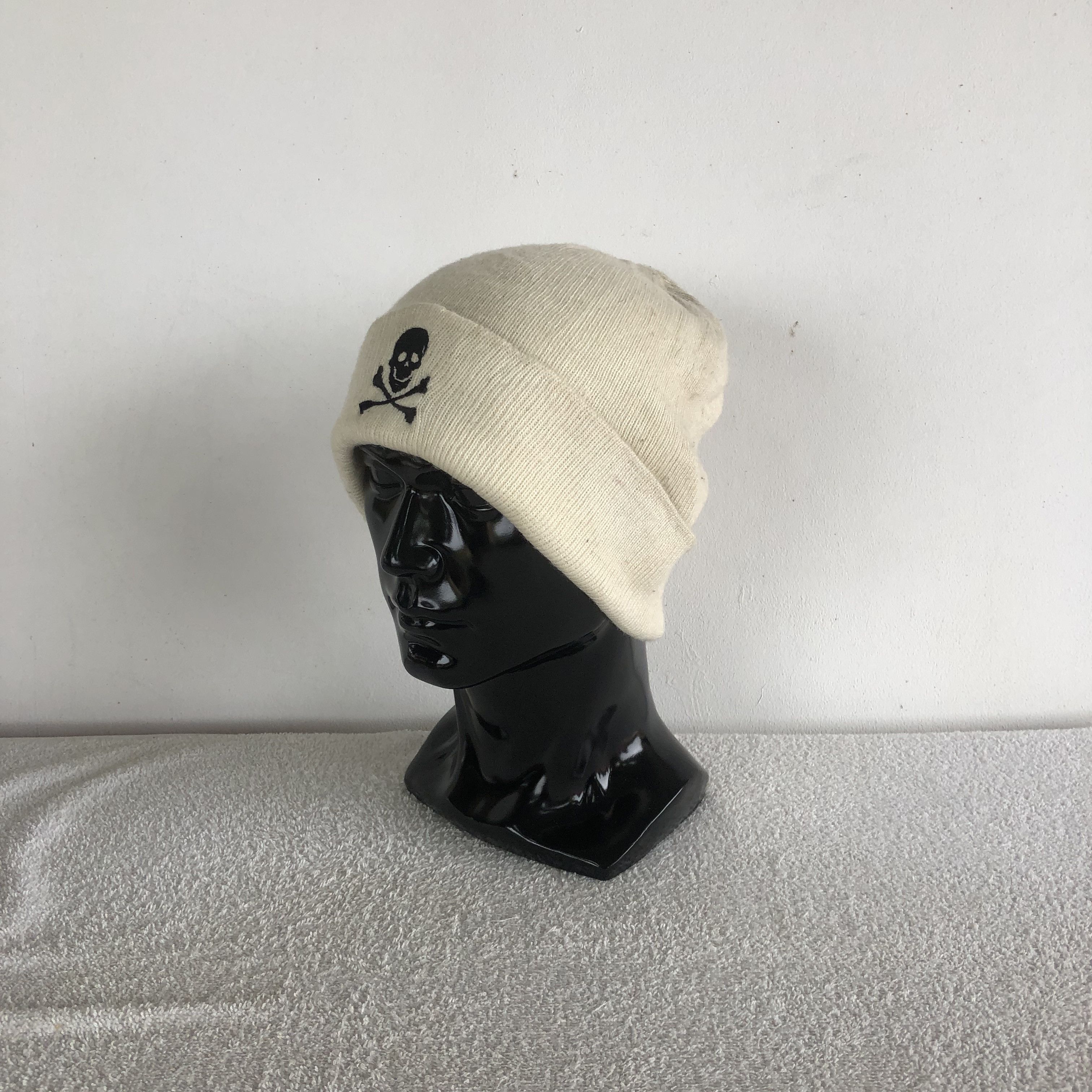 Japanese Brand Vintage Y2K Skulls Beanie Snow Caps Hats Size ONE SIZE - 2 Thumbnail