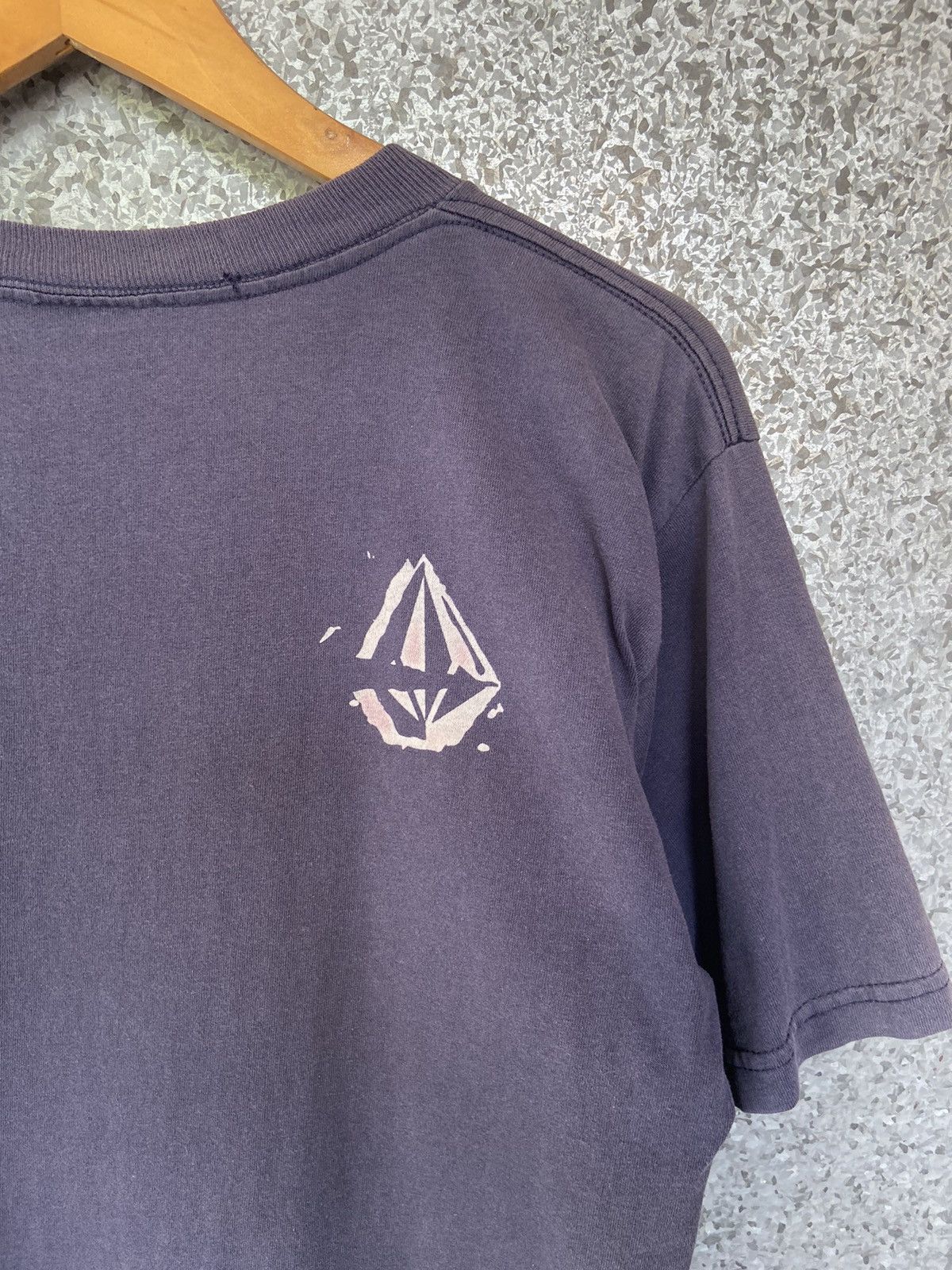 Vintage × Volcom Vintage 90s Vintage Volcom t shirt sun faded tees Size US M / EU 48-50 / 2 - 4 Thumbnail