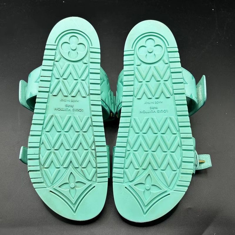 Louis Vuitton Stylish Aqua Flat Sandals for Women -2508