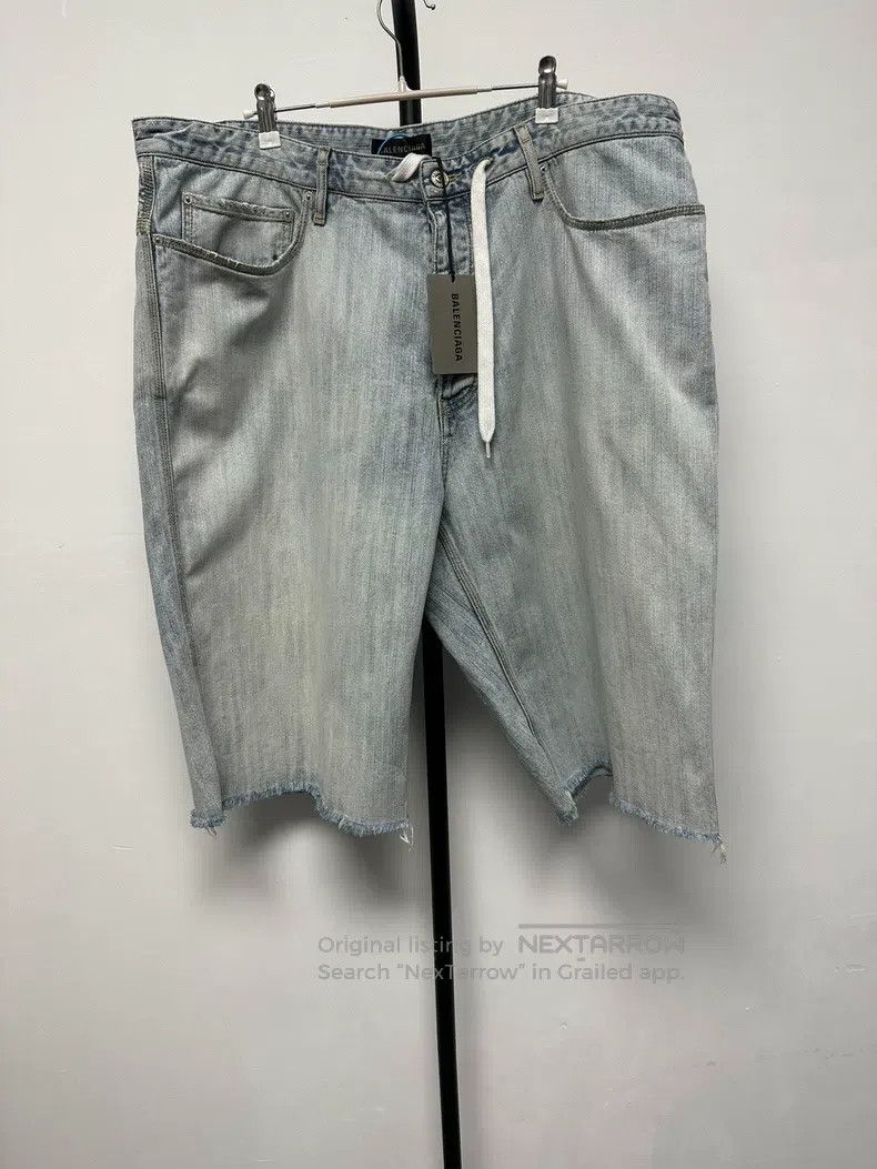 Balenciaga Balenciaga Distressed Wide-Leg Denim Shorts Size US 31 - 1 Thumbnail