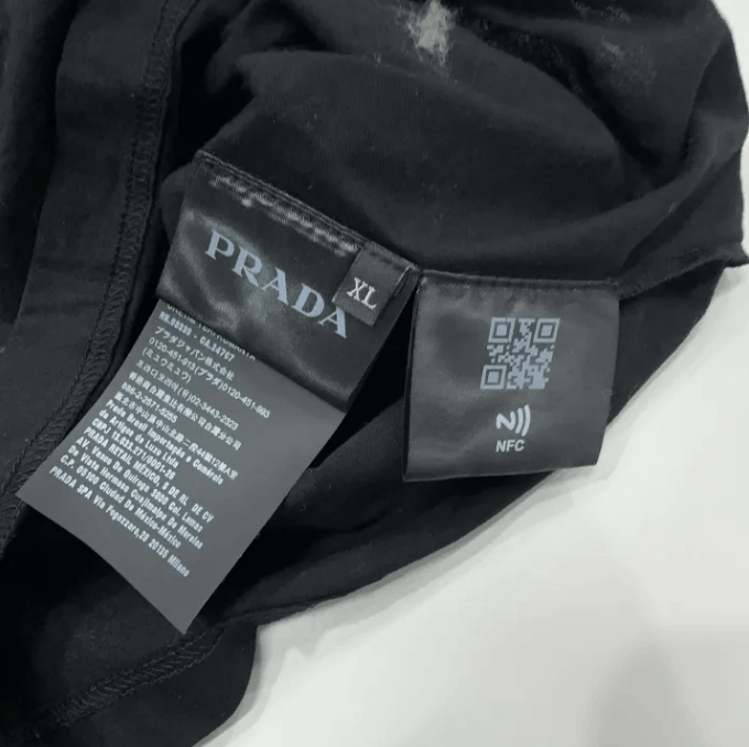 Prada Prada Long Sleeve T-shirt Size US XL / EU 56 / 4 - 5 Thumbnail