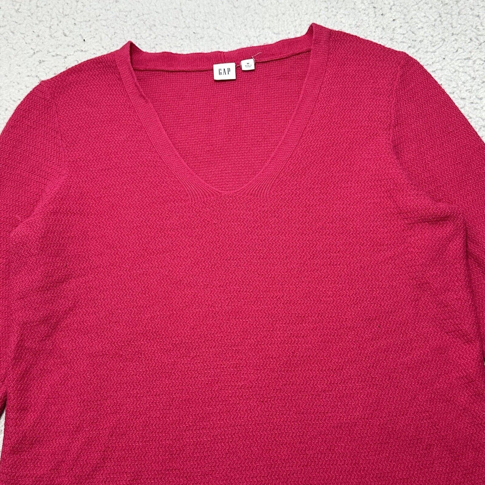 Gap GAP Medium V-Neck Sweater Merino Extra Fine Wool Hot Pink Size M / US 6-8 / IT 42-44 - 2 Thumbnail