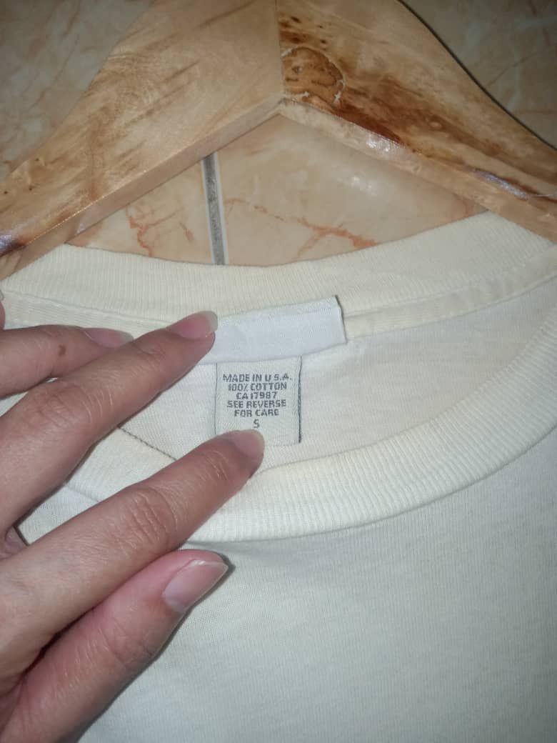 Vintage Vintage 90’s Banana Republic USA Tshirt single stich Size US L / EU 52-54 / 3 - 8 Thumbnail