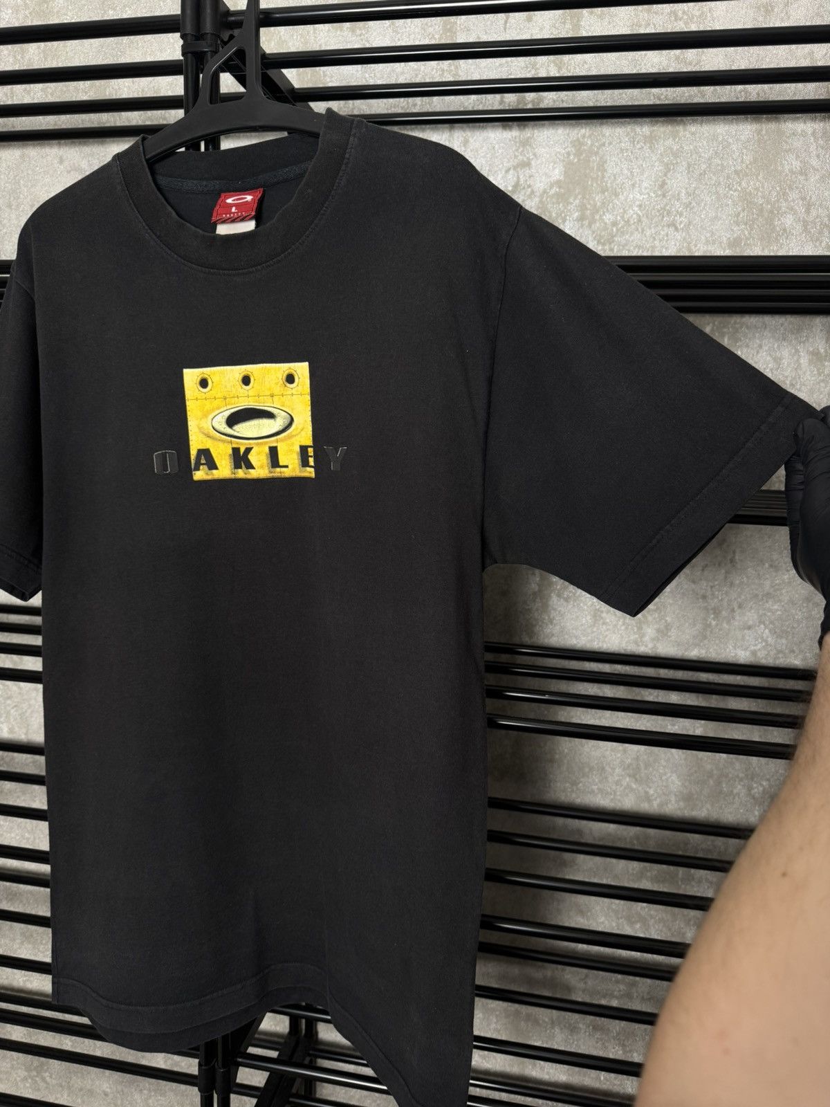 Oakley Rare Vintage Oakley Big Center Logo Submarine fade T-Shirt Size US L / EU 52-54 / 3 - 5 Thumbnail