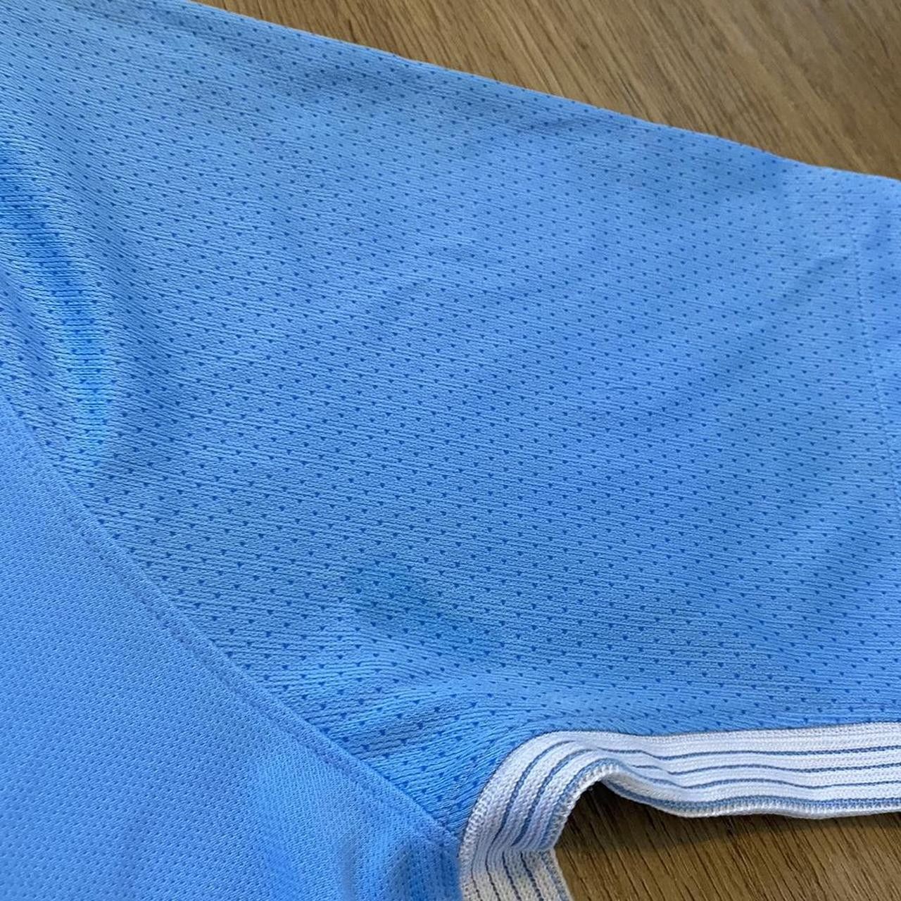 Nike 2017-18 *8 Gundogan Manchester City Nike Home Shirt Size US S / EU 44-46 / 1 - 7 Thumbnail